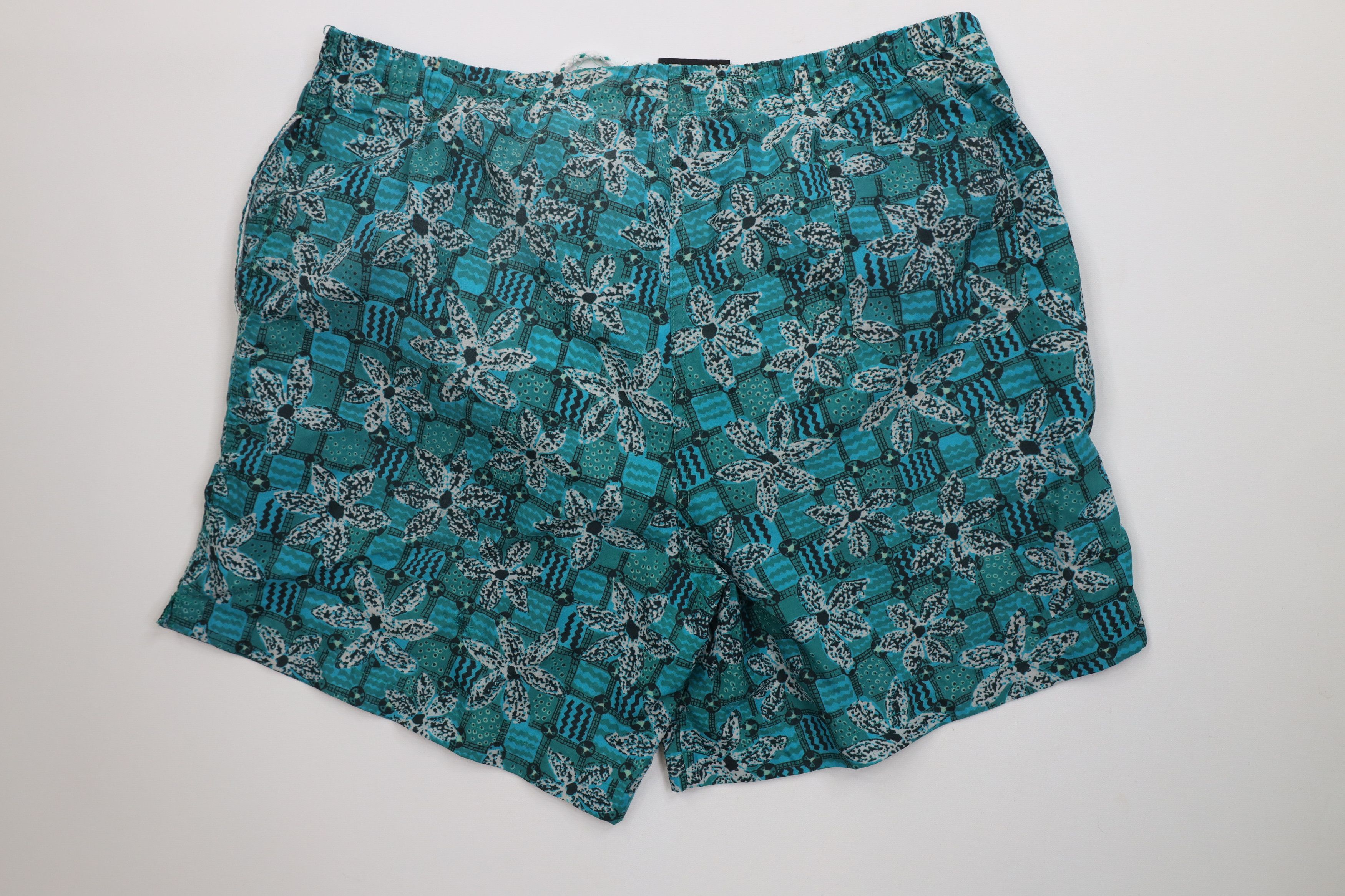 Vintage Vintage 90s Streetwear Flower Plaid Lined Shorts Swim Trunks Size US 34 / EU 50 - 8 Thumbnail