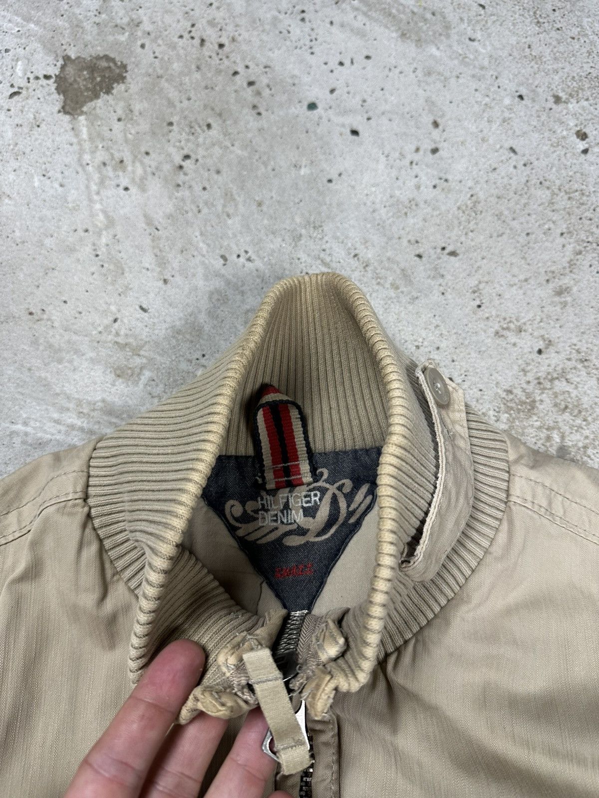 Tommy Hilfiger Vintage Y2K Tommy Hilfiger Beige Distressed Utility Bomber Size US S / EU 44-46 / 1 - 12 Thumbnail