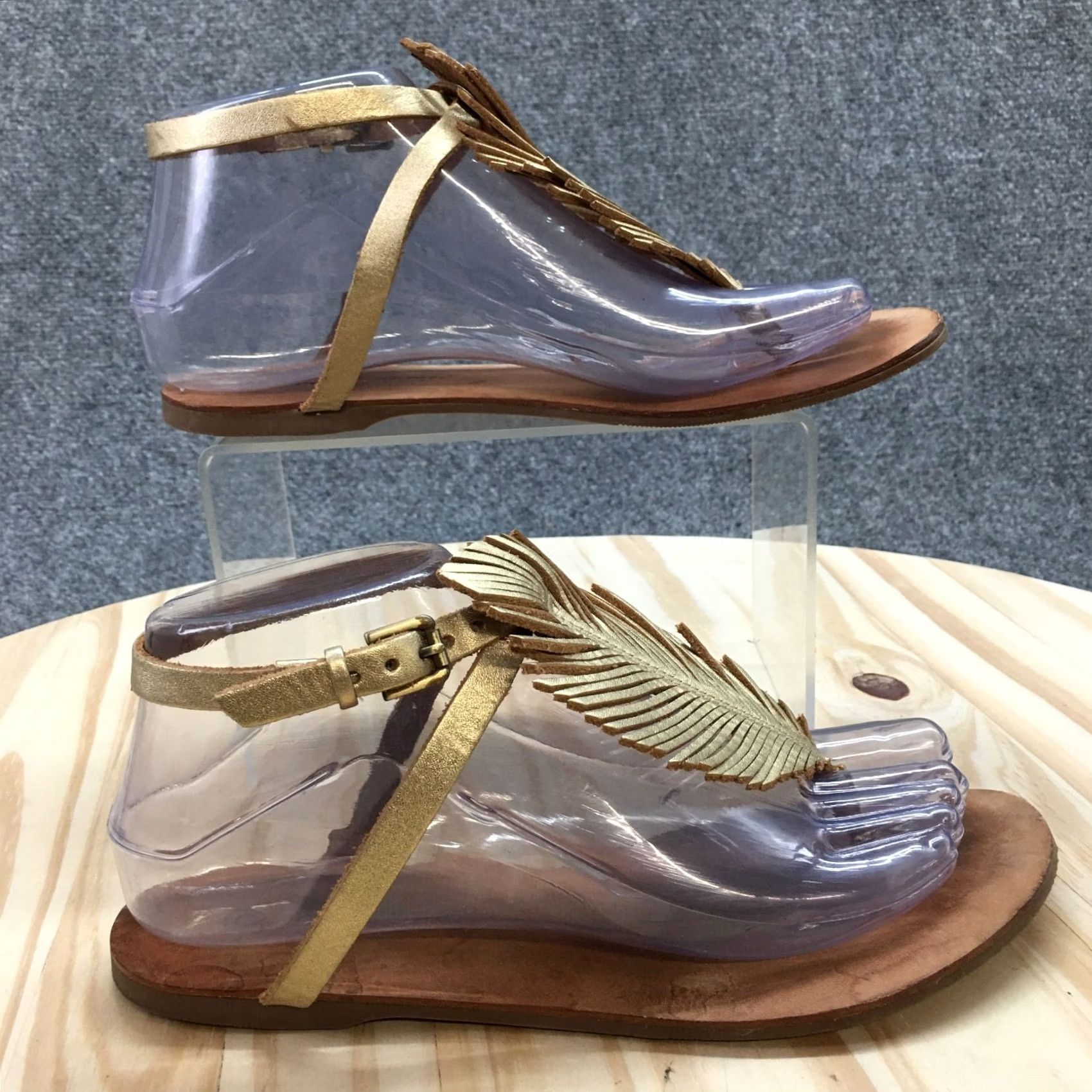 Vintage Corso Como Sandals Womens 6 M Edgar Thong Ankle Strap Gold Feather Buckle Strap Shoes Sandal Solid Gold Womens Size US 6 / IT 36 - 2 Thumbnail