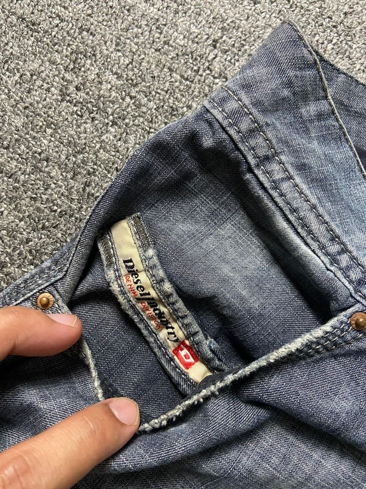 Diesel Vintage DIESEL Only The Brave Straight Cut Jeans (142) Size US 33 - 10 Thumbnail