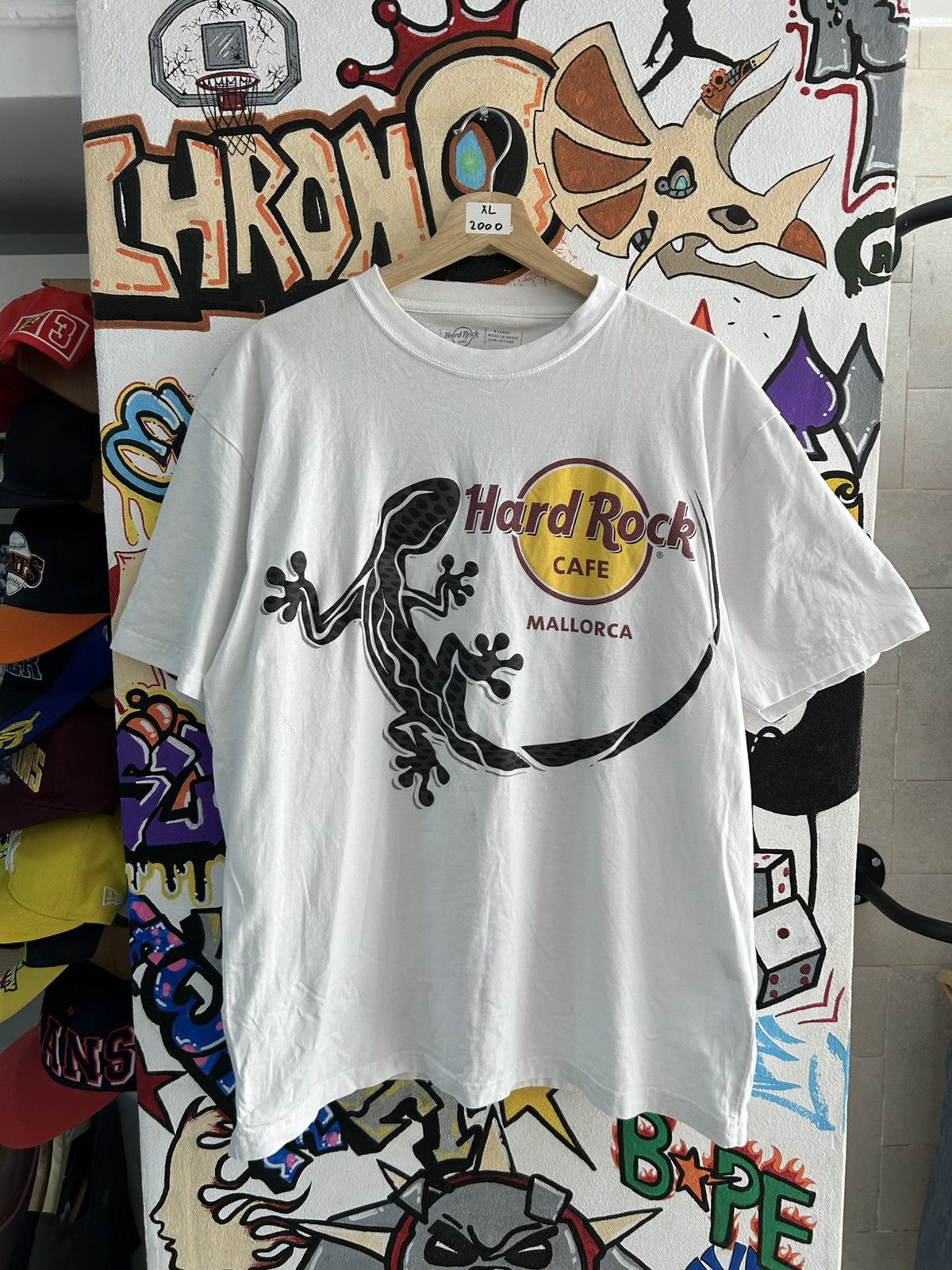 Hard Rock Cafe Hard Rock Caffe Mallorca Lizard Tee Size US XL / EU 56 / 4 - 1 Thumbnail