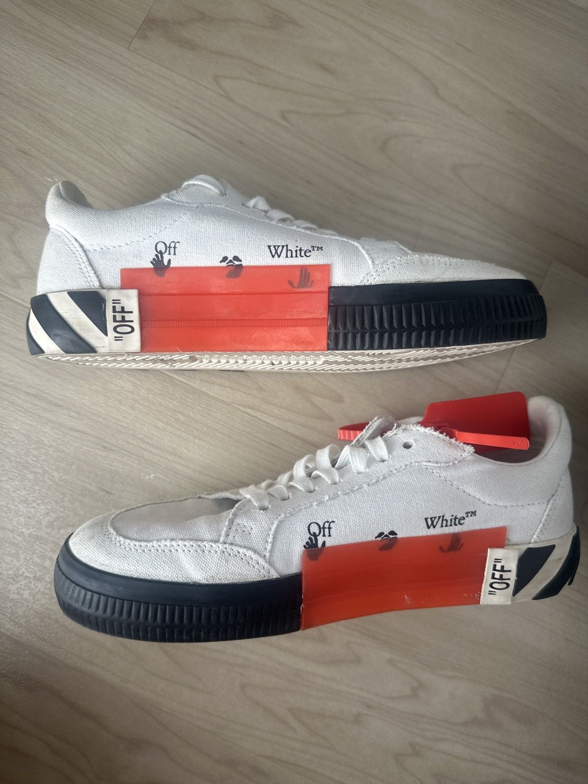 Off-White Off-White Vulcanized Low-Top Sneakers Size US 6 / EU 39 - 5 Thumbnail