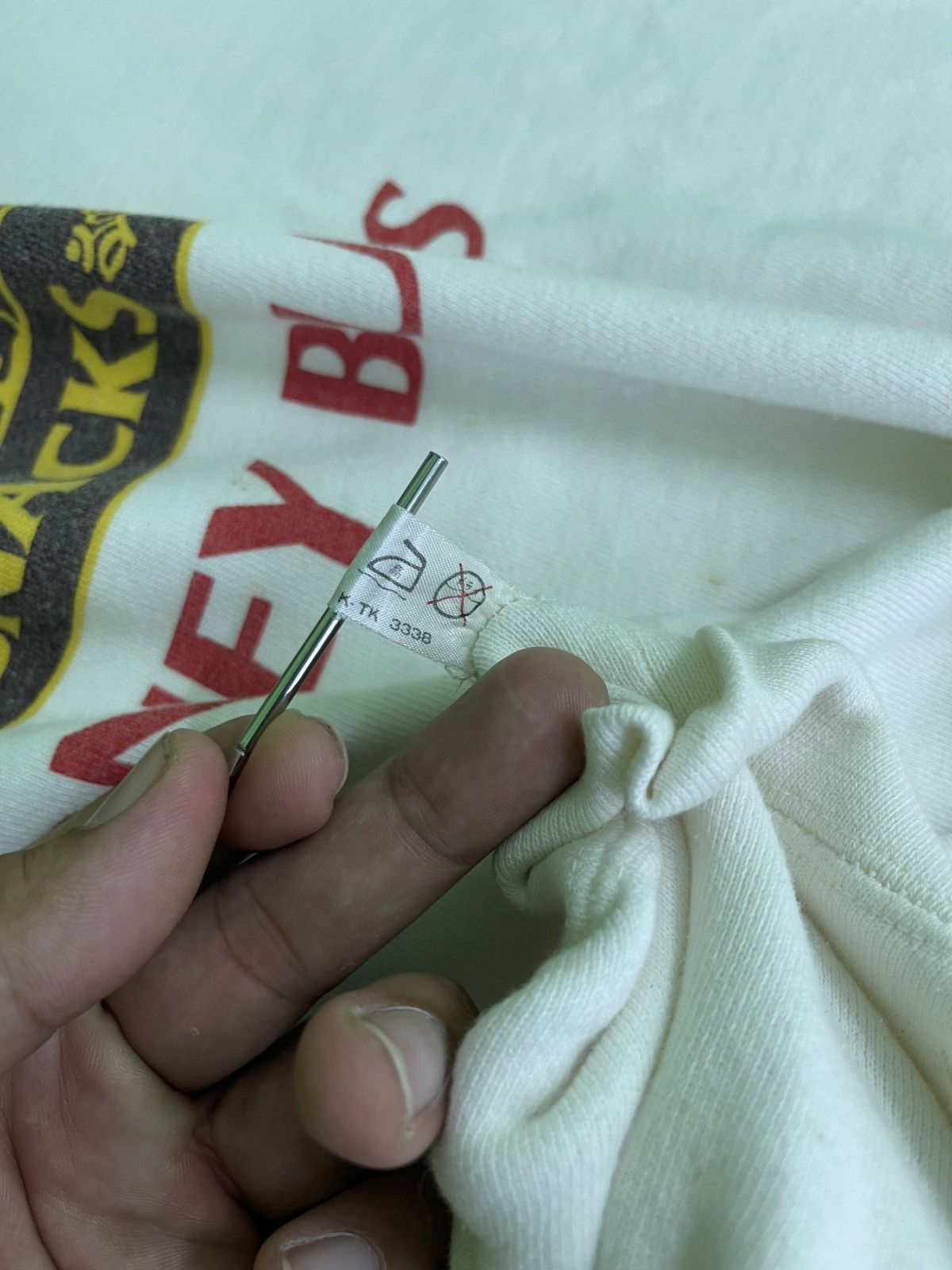 Budweiser Vintage 90's Budweiser King Of Beers Honey Buds Sweatshirt Size US M / EU 48-50 / 2 - 13 Thumbnail
