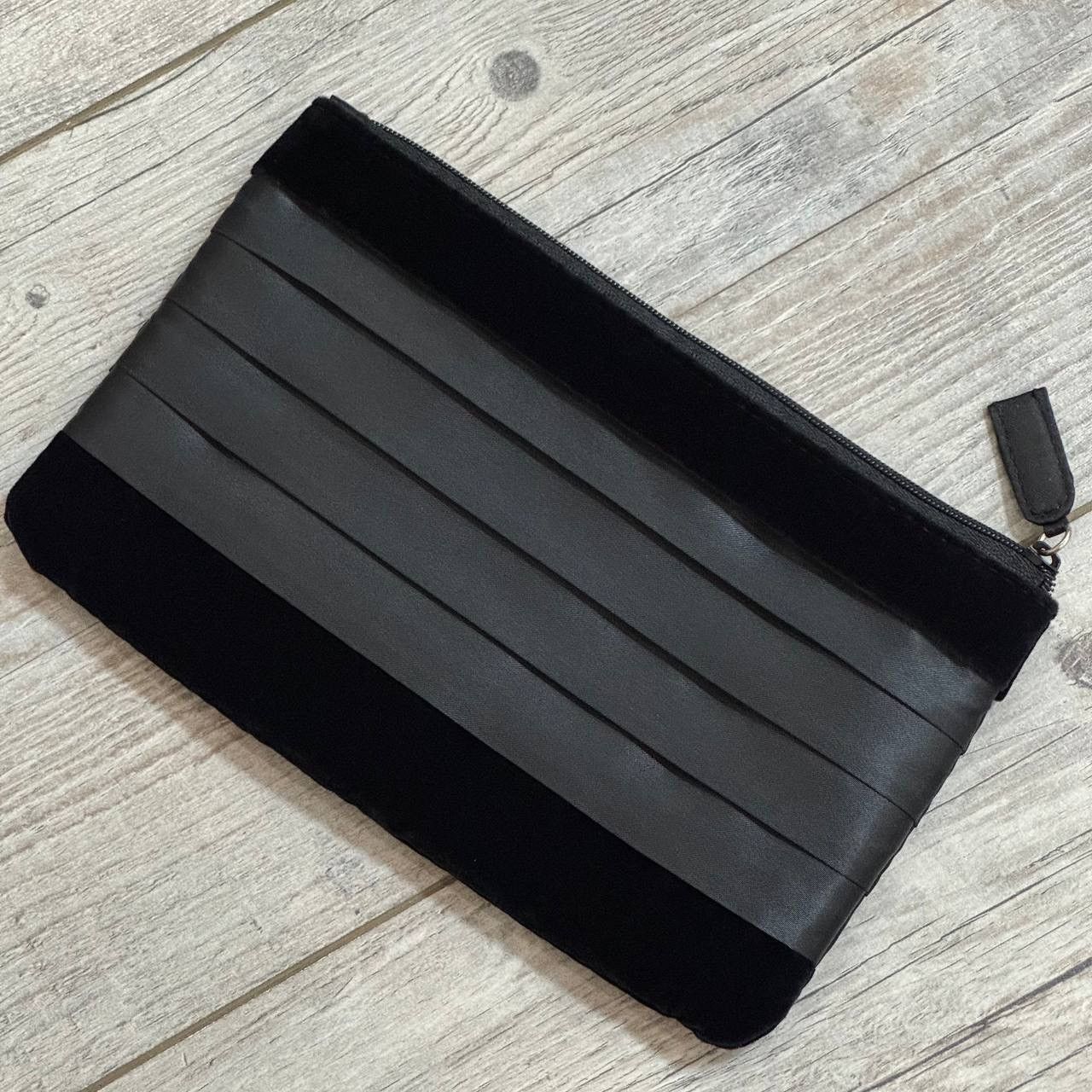 Yves Saint Laurent YVES SAINT LAURENT PARFUMS CLUTCH Size ONE SIZE - 3 Thumbnail