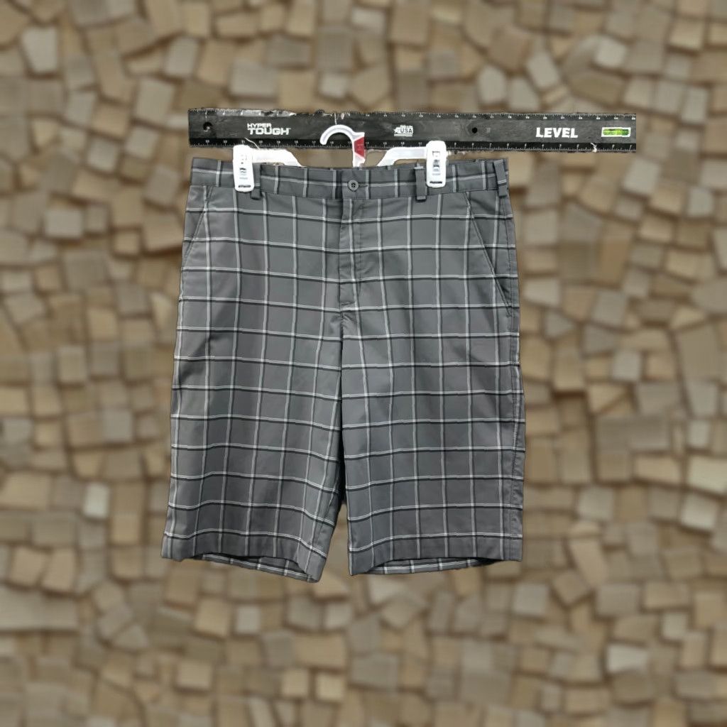 Nike Nike Gray Striped Golf Shorts Mens 34 Polyester Bermuda Mid Rise Fitness? Size US 34 / EU 50 - 1 Thumbnail