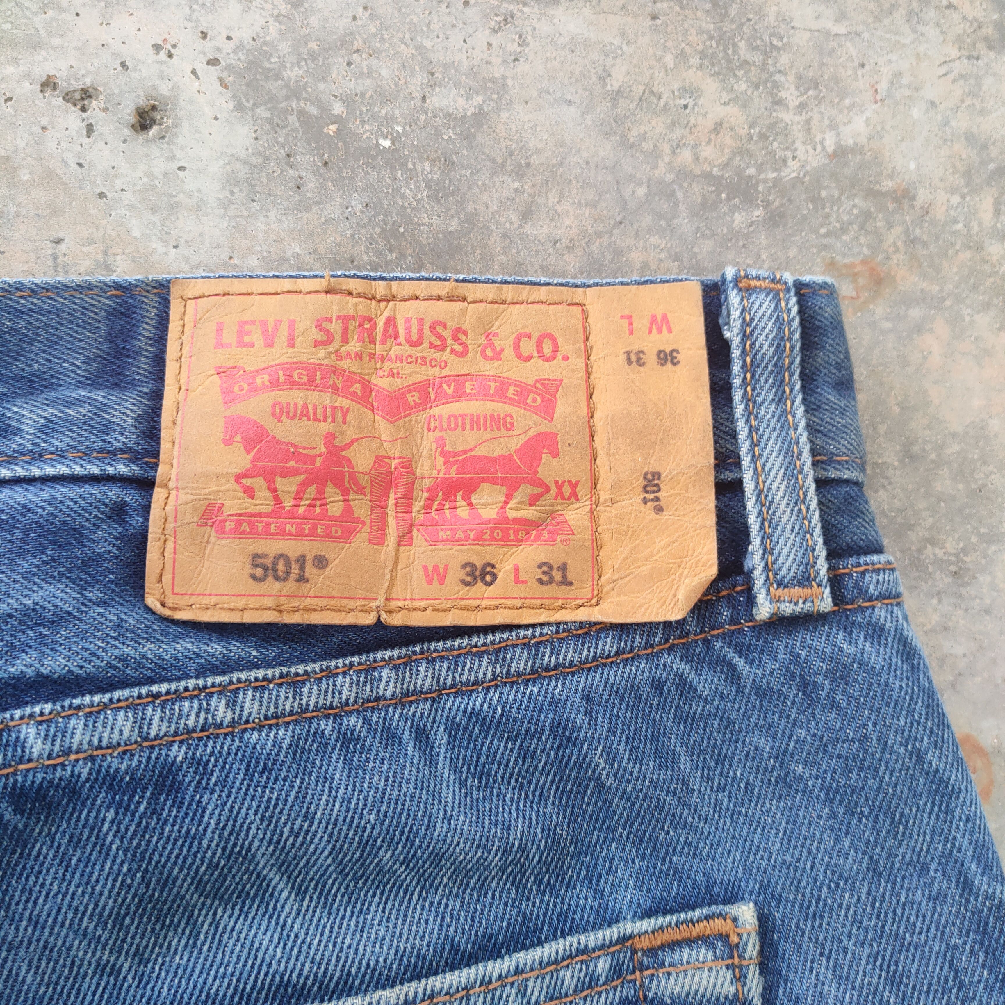 Levi's W37 LEVI'S 501 DISTRESSED FADED JEANS PANTS Size US 37 - 13 Thumbnail