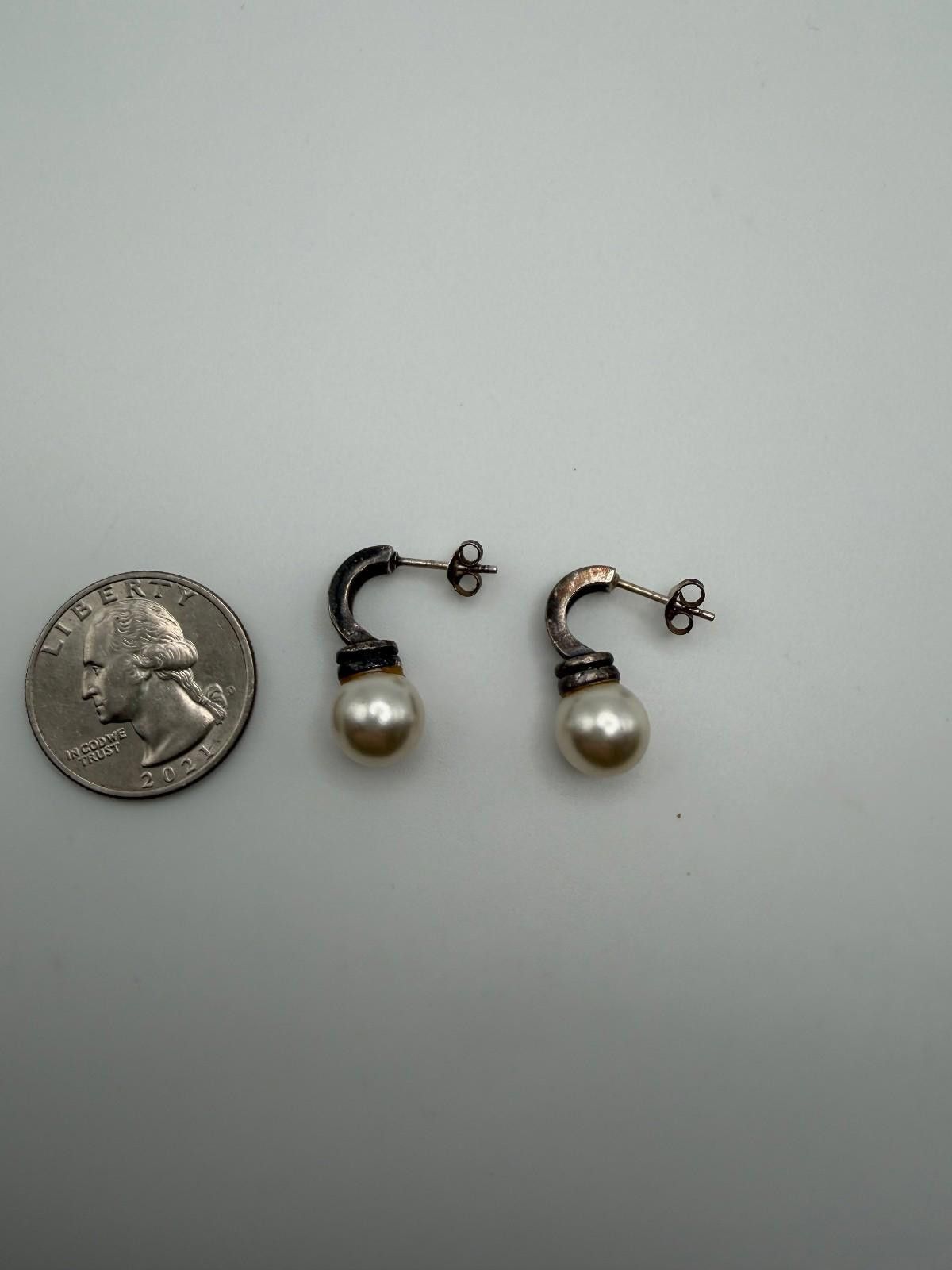 The Unbranded Brand Vintage Pearl Drop Earrings with Sculpted Silver Hooks Size ONE SIZE - 2 Thumbnail