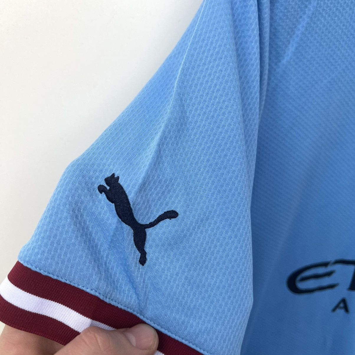 Puma MANCHESTER CITY 2022 2023 HOME FOOTBALL SHIRT Soccer JERSEY Size US M / EU 48-50 / 2 - 4 Thumbnail