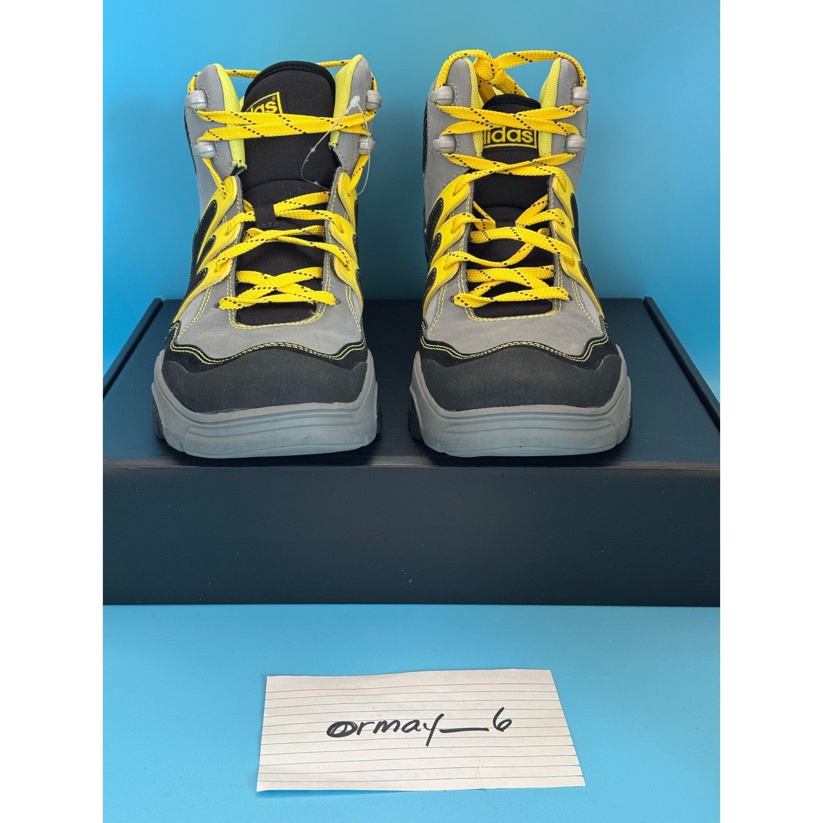 Adidas 2017 adidas Originals Korsika Mid m8.5 w10 Size US 8.5 / EU 41-42 - 3 Thumbnail