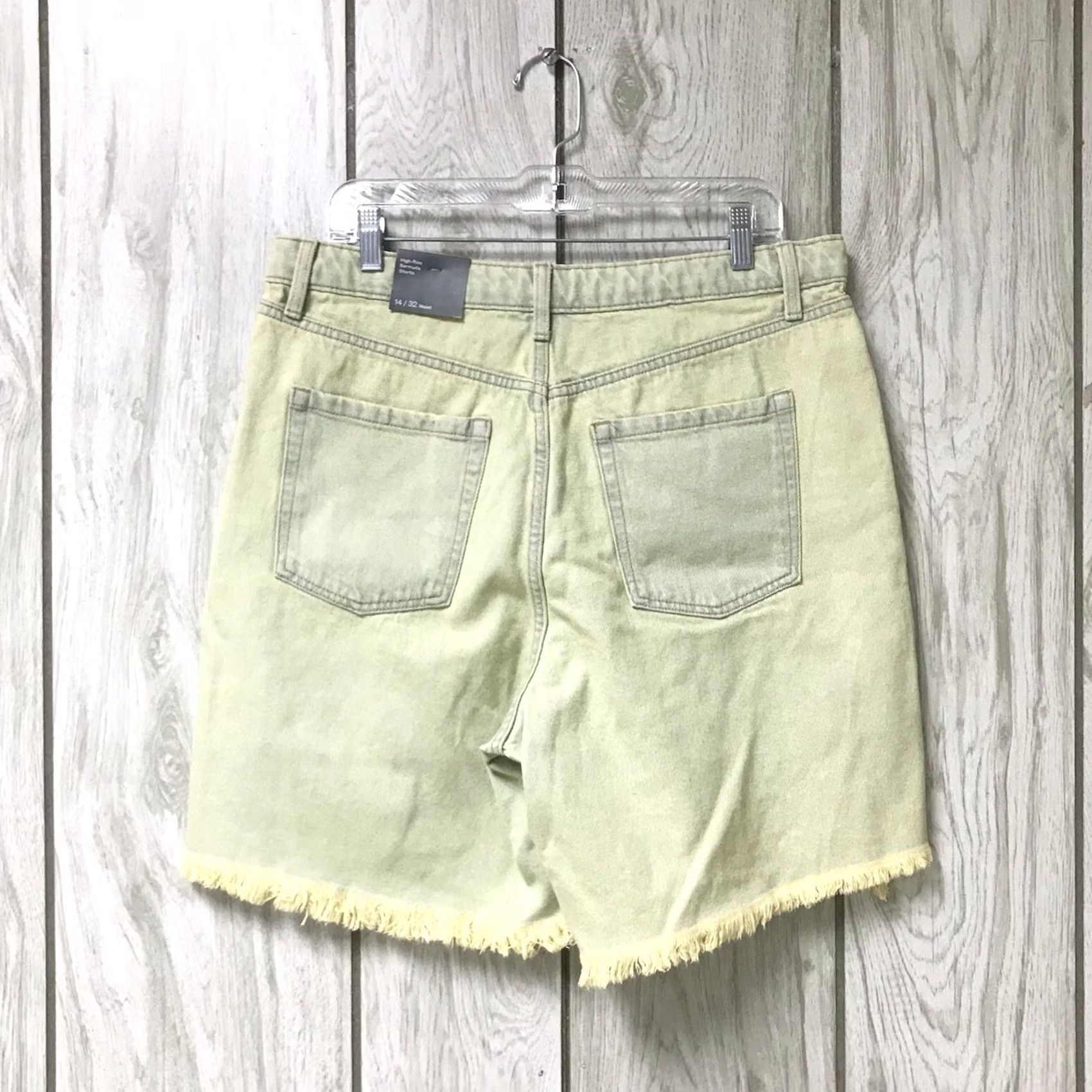 Vintage VINTAGE Wild Fable Women Lime Green High-Rise Frayed Distressed Denim Bermuda Shorts 14 Size 36" / US 14 / IT 50 - 2 Thumbnail