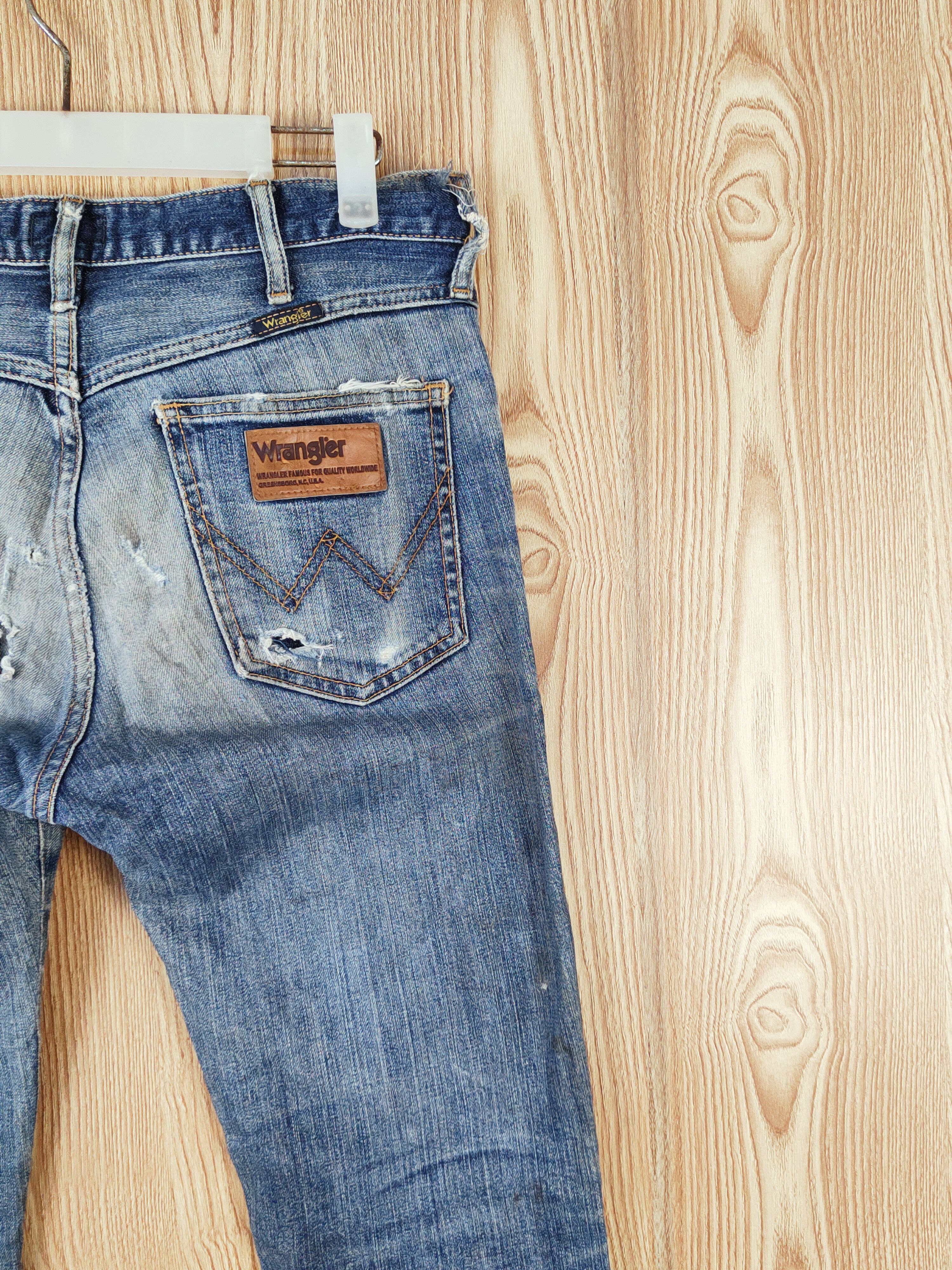 Japanese Brand Wrangler Dark Blue Distressed Ripped denim Jeans #W501 Size US 31 - 12 Thumbnail