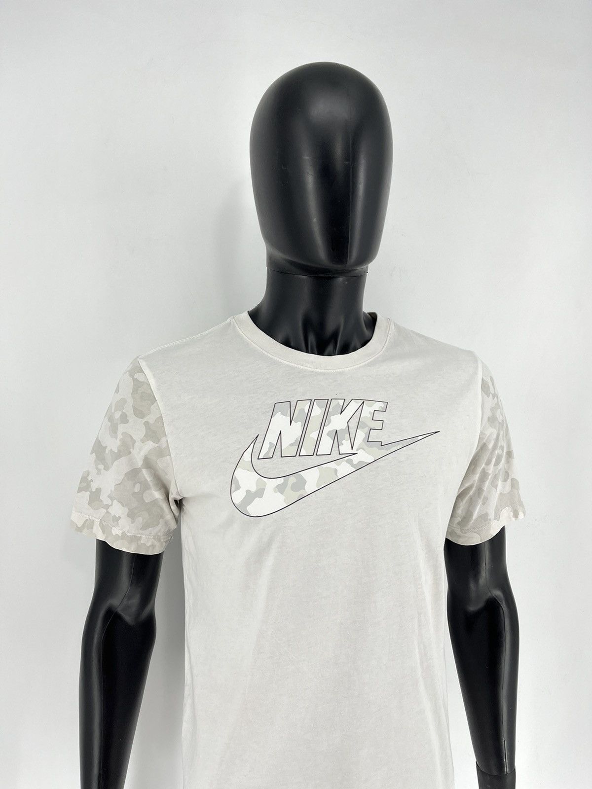 Other Vintage Nike Camo Big Logo Tee Travis Scott Style Grailed Size US M / EU 48-50 / 2 - 3 Thumbnail