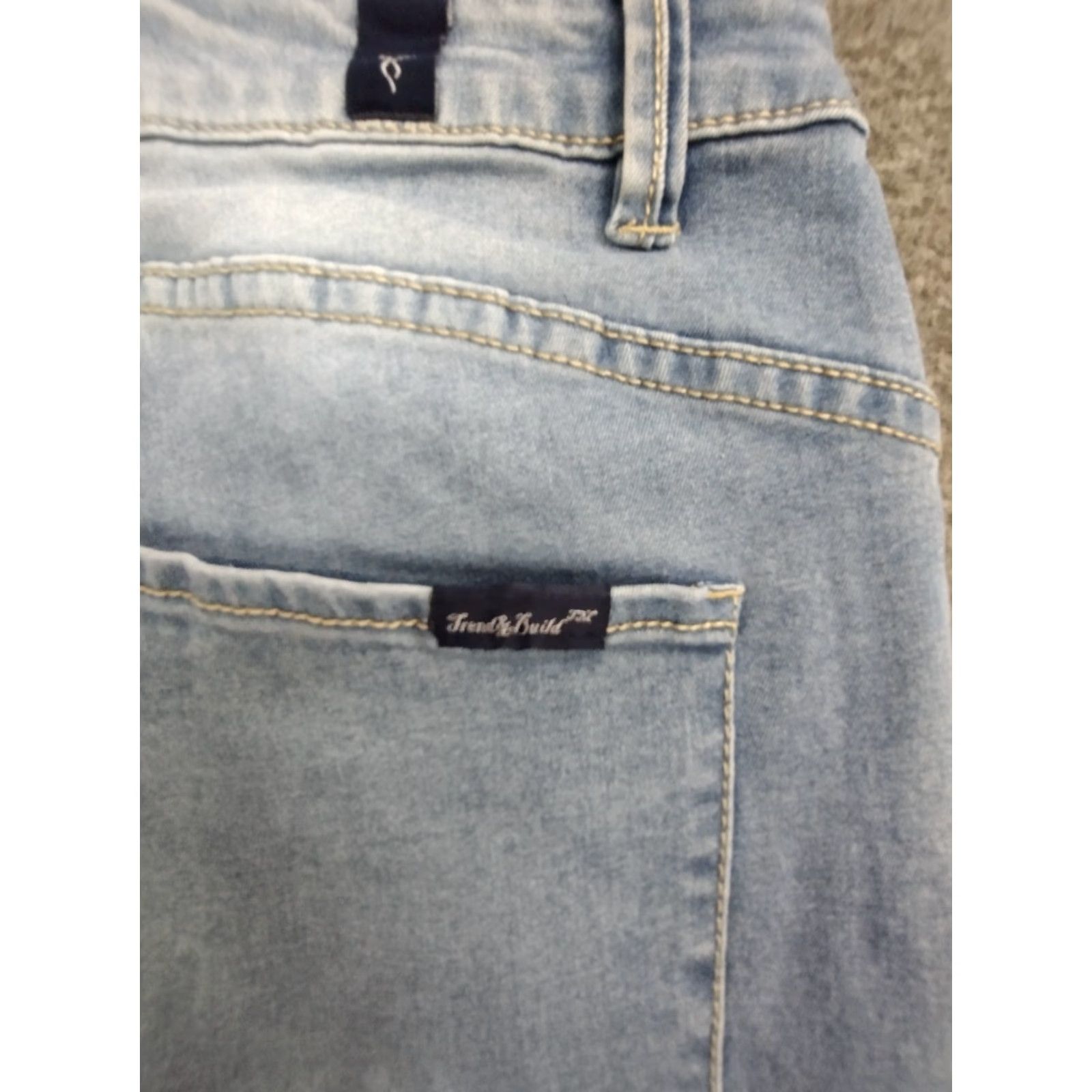 Denime Trend & Build Jeans Women 34 Light Denim 5-Pocket Whiskering Skinny Slim Stretch Blue Heather (If you consider color as Light Blue) Size 24" / US 00 / IT 34 - 6 Thumbnail