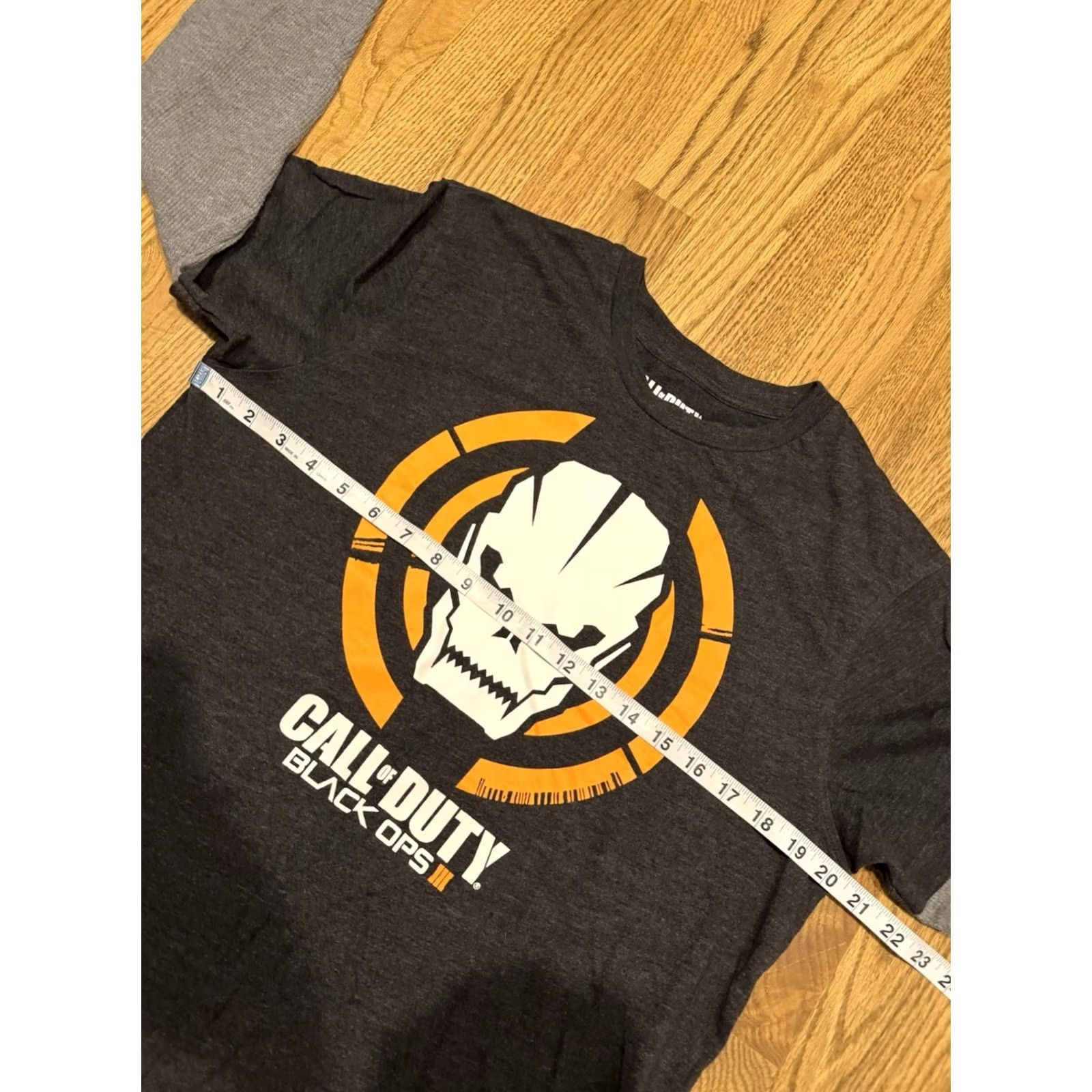 Vintage Call Of Duty Black Ops 3 Graphic Tee Men’s M Long Sleeve Skull Shirt Gray 2015 Activision Logo Crew Neck Video Games Shirt Mens Size US M / EU 48-50 / 2 - 3 Thumbnail