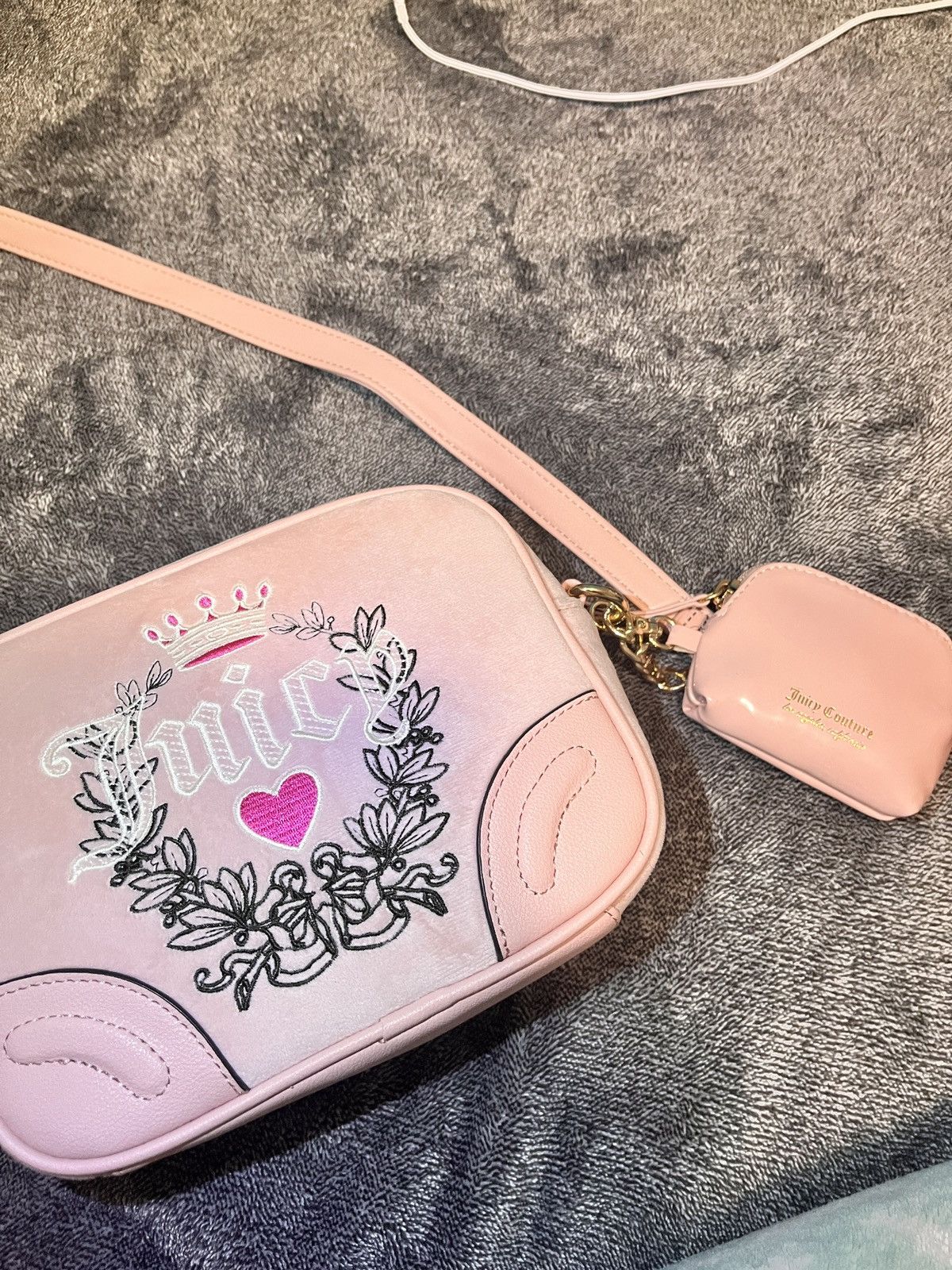 Juicy Couture NWT ‘Juicy Couture’ Pink Mini Crossbody Bag W/ Coin Pouch Size ONE SIZE - 2 Thumbnail