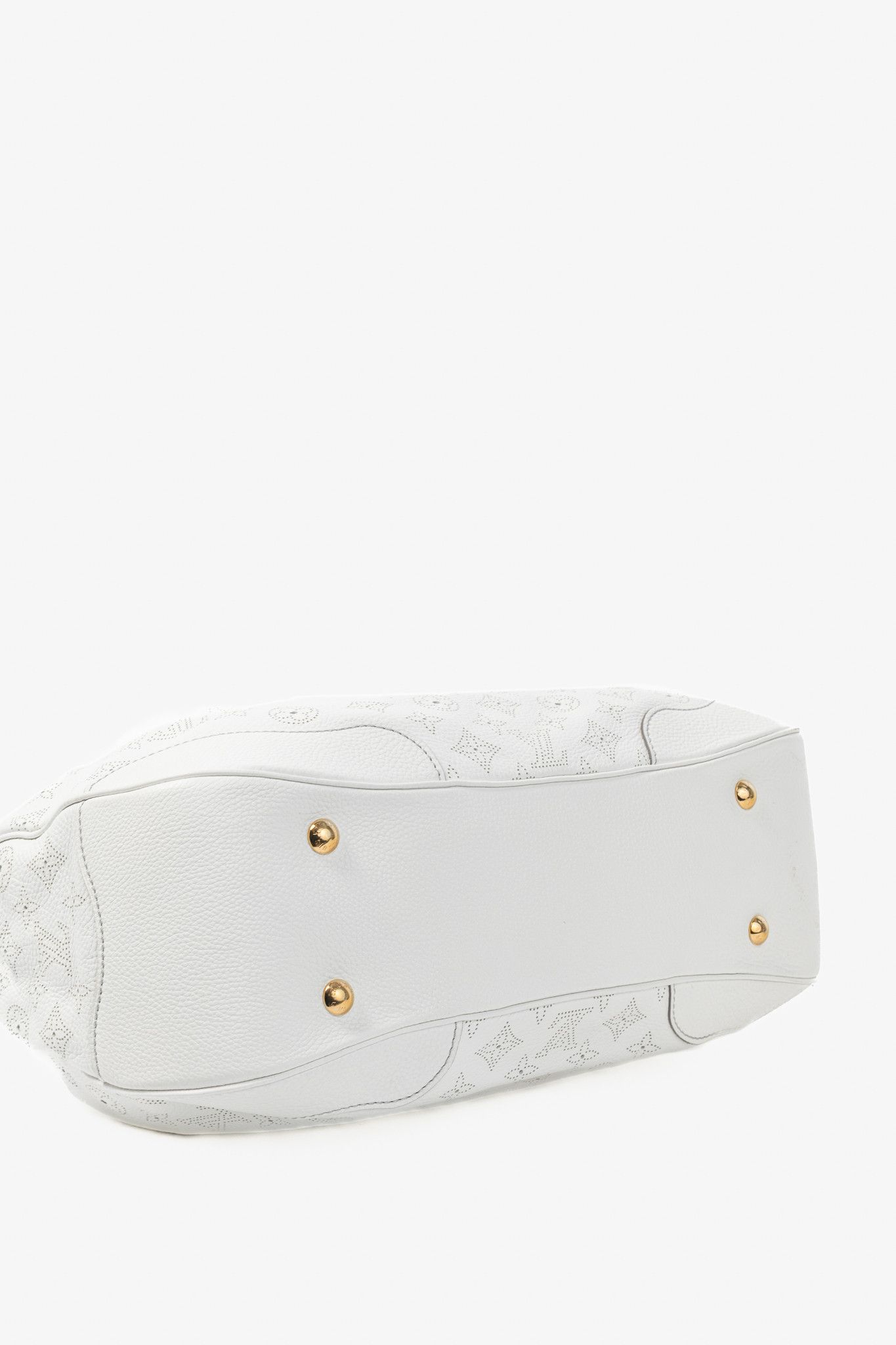Louis Vuitton Louis Vuitton Solar GM White Mahina Perforated Leather Hobo Size ONE SIZE - 5 Thumbnail