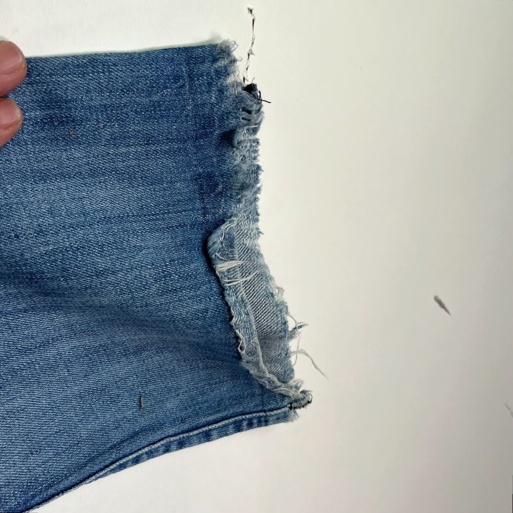 Vintage Chip & Pepper Womens Jeans Wide-Leg Distressed Denim 27 Blue 30X33 90s Bohemian Retro Distressed Zip Button Embroidered Cotton Blend Jeans Womens Size 27" / US 4 / IT 40 - 5 Thumbnail