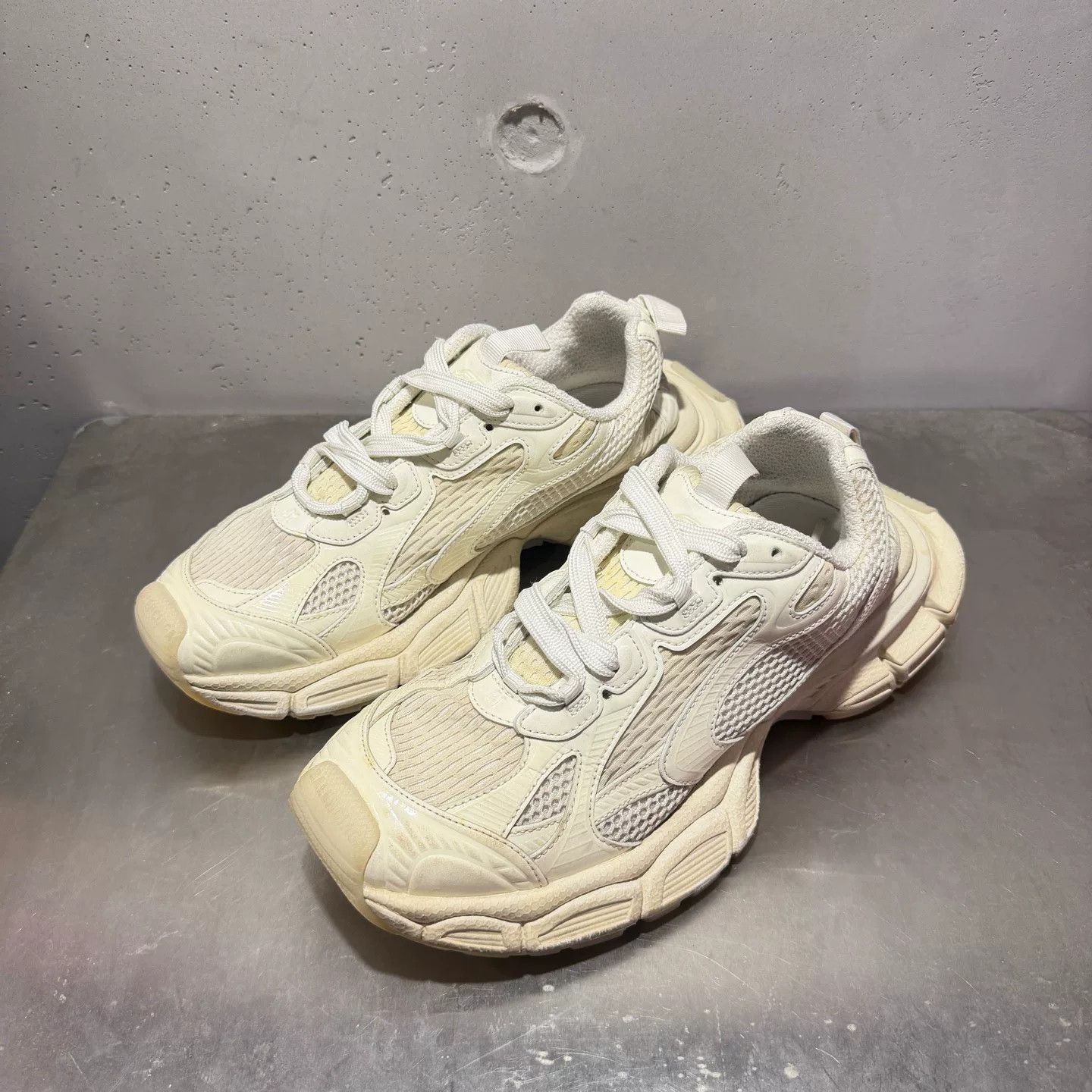 Balenciaga Balenciaga 3XL White Sneakers Size US 8 / EU 41 - 1 Thumbnail