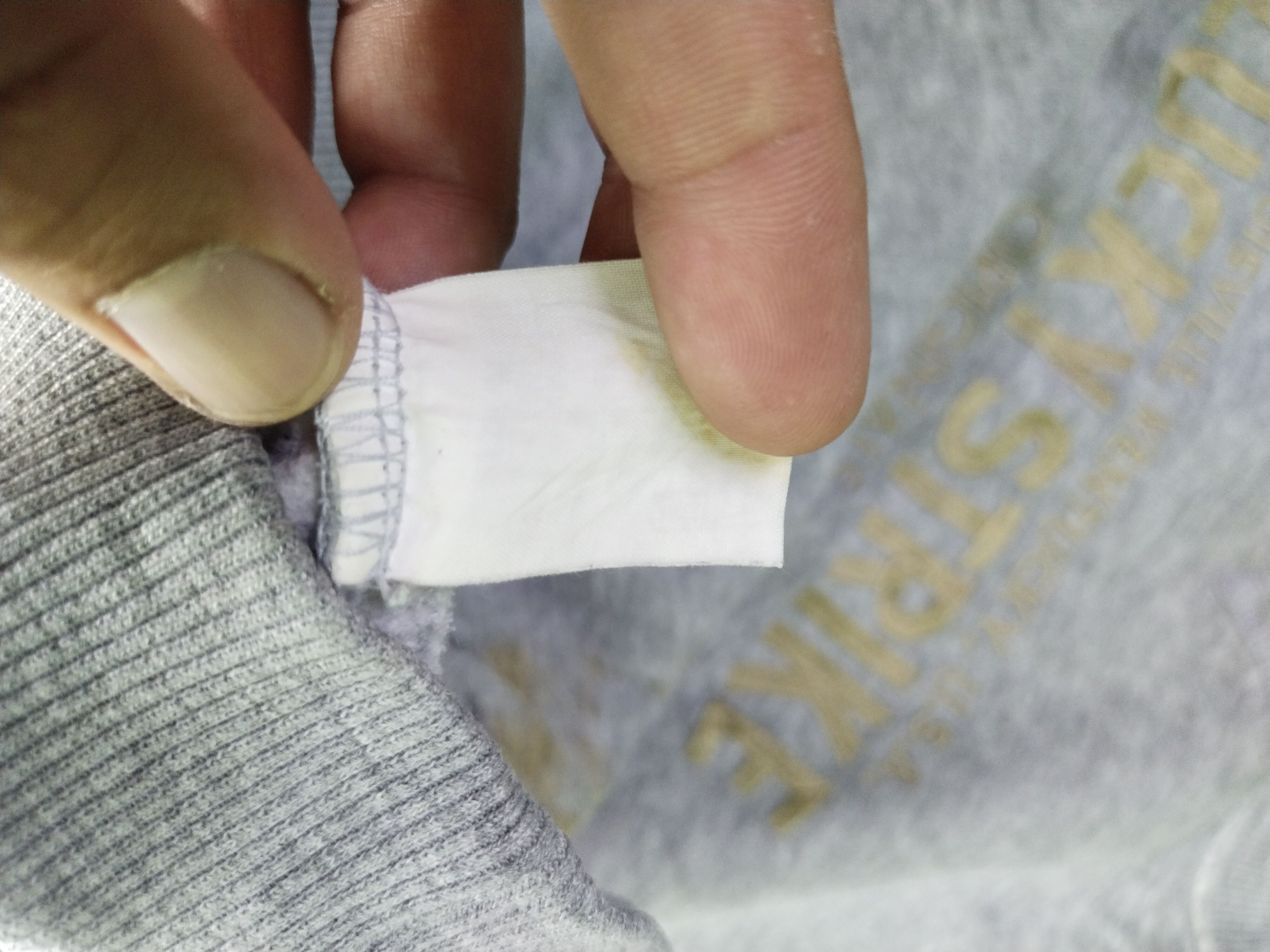 Vintage Vintage Lucky Strike Embroidered Baggy Sweatshirt Size US M / EU 48-50 / 2 - 10 Thumbnail