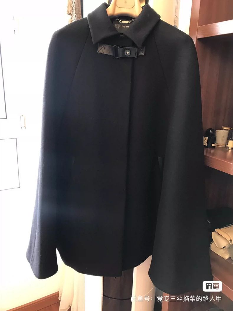 Versace Versace Women's cloak coat Size S / US 4 / IT 40 - 1 Thumbnail