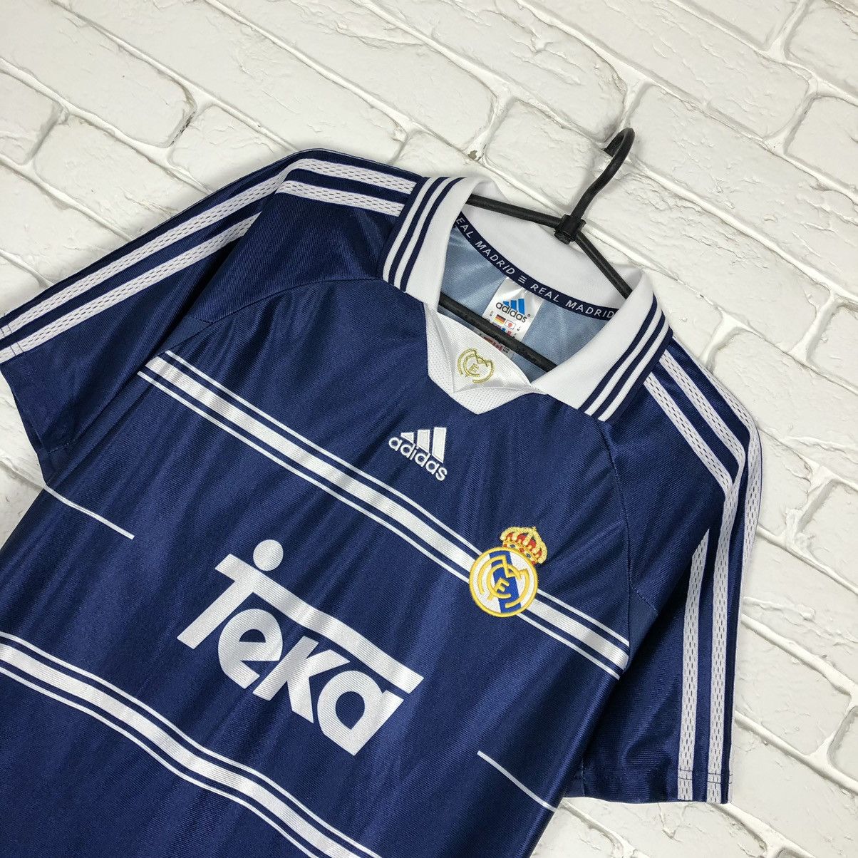 Adidas Retro copy Real Madrid 1998 1999 away soccer jersey Size US M / EU 48-50 / 2 - 2 Thumbnail