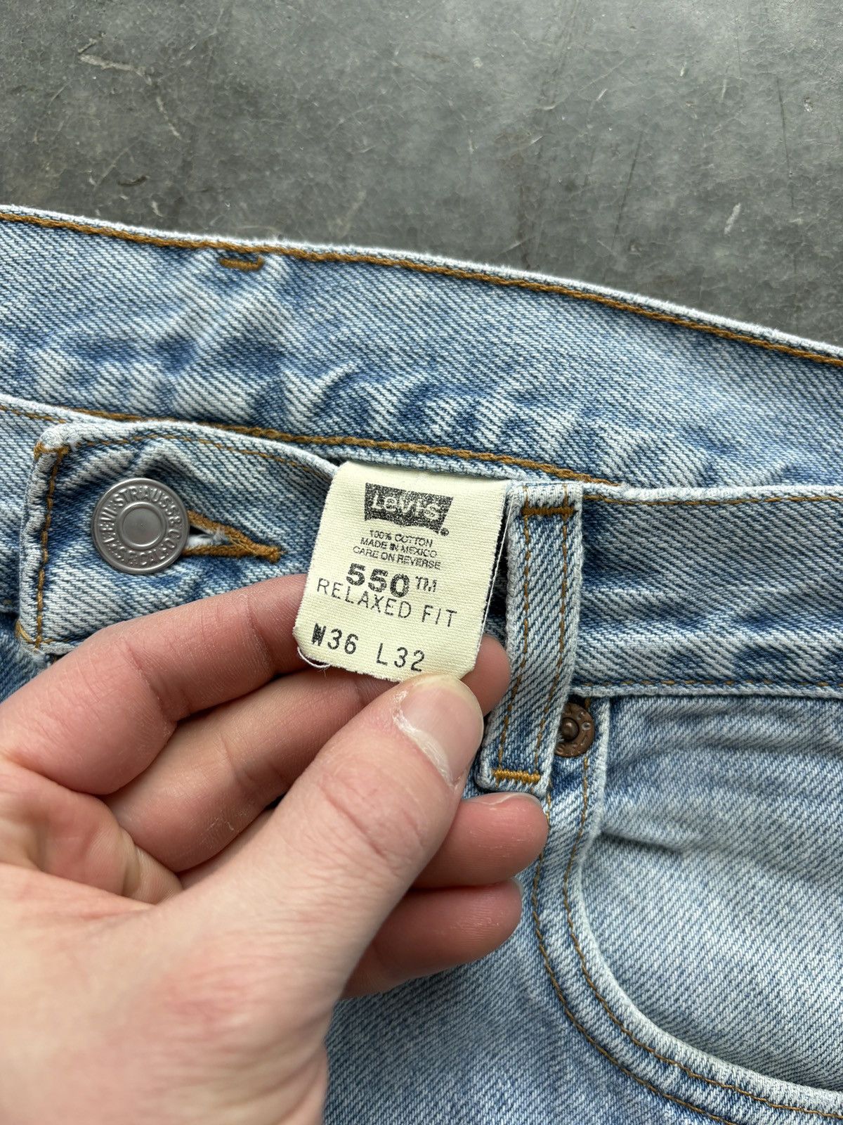 Levi's Vintage Y2K Levis 550 Denim Jeans 36x32 Light Wash Size US 36 / EU 52 - 4 Thumbnail