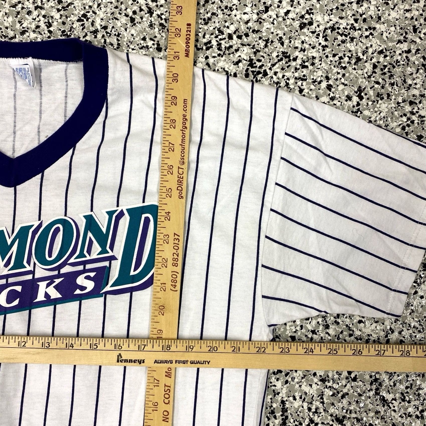 Russell Athletic VINTAGE Russell Arizona Diamondbacks T-Shirt XL White Mens MLB 2000 Pinstripe Size US XL / EU 56 / 4 - 2 Thumbnail