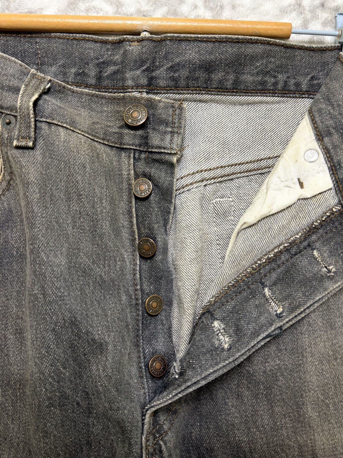 Levi's Vintage Levi's 501 Red Tab Grey Fly Button Distressed Jeans Size US 29 - 8 Thumbnail
