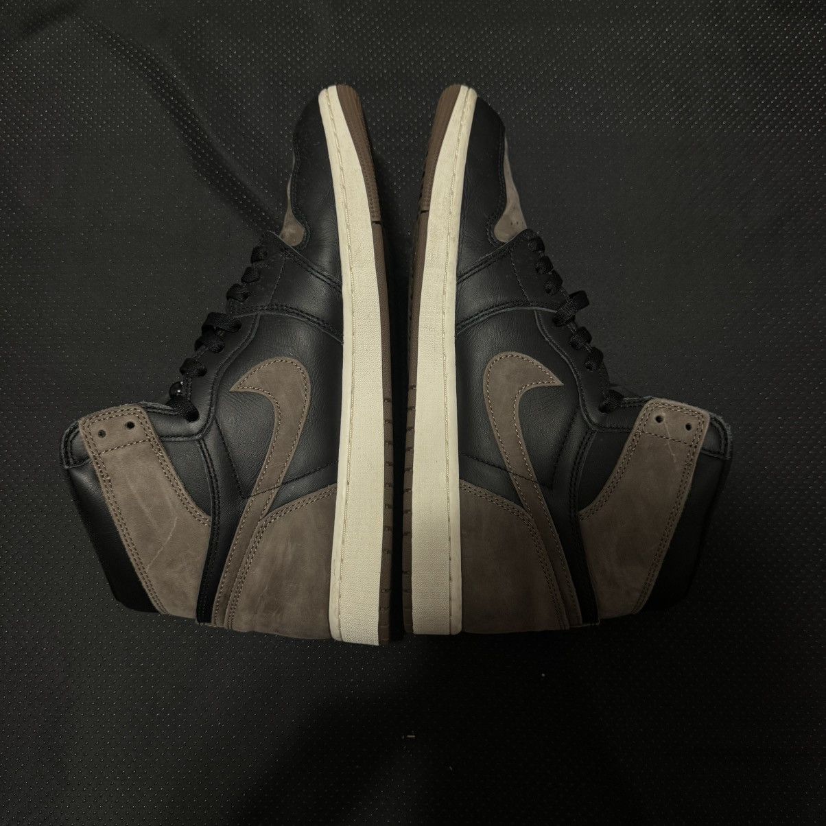 Jordan Brand Air Jordan 1 Retro High OG Palomino Size US 12 / EU 45 - 3 Thumbnail