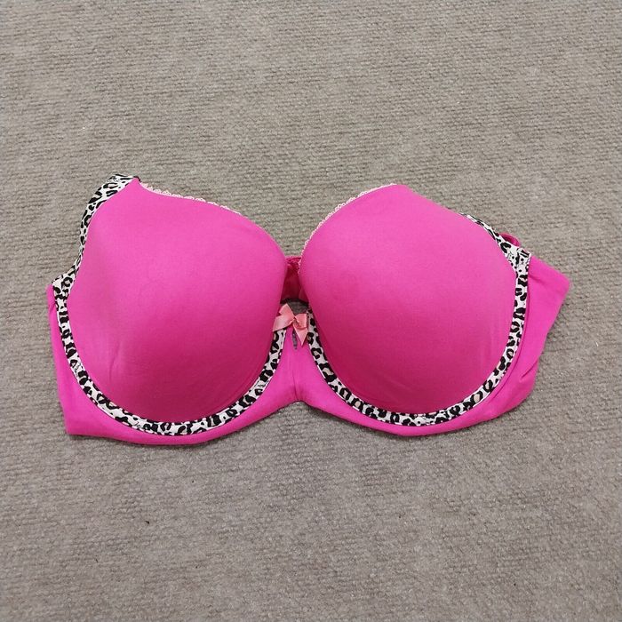 Victoria's Secret Victoria's Secret Body by Victoria Size 38D Pink Animal  Print Lined Demi Bra