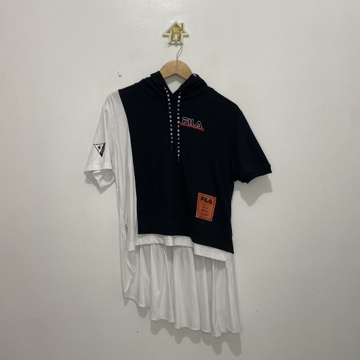 Fila × Maison MIHARA YASUHIRO Fila Mihara Yasuhiro Asymmetrical Hooded Shirt Size S / US 4 / IT 40 - 1 Thumbnail