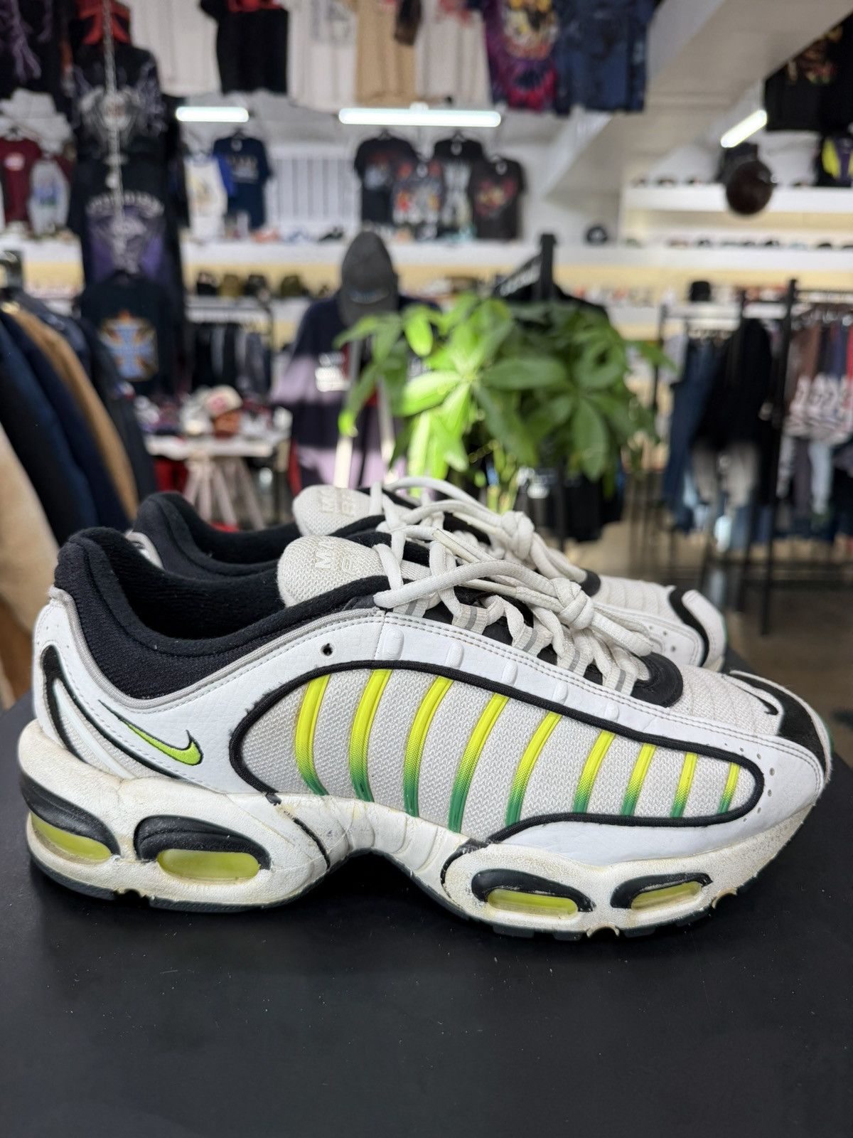 Nike Nike Air Max Tailwind 4 White Volt Black Size 10 (2019) Size US 10 / EU 43 - 6 Thumbnail