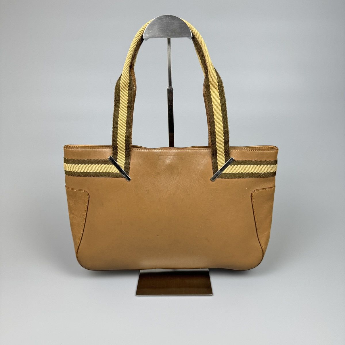 Gucci Gucci - Vintage Sherry Line Leather Beige Hand Bag Size ONE SIZE - 1 Thumbnail