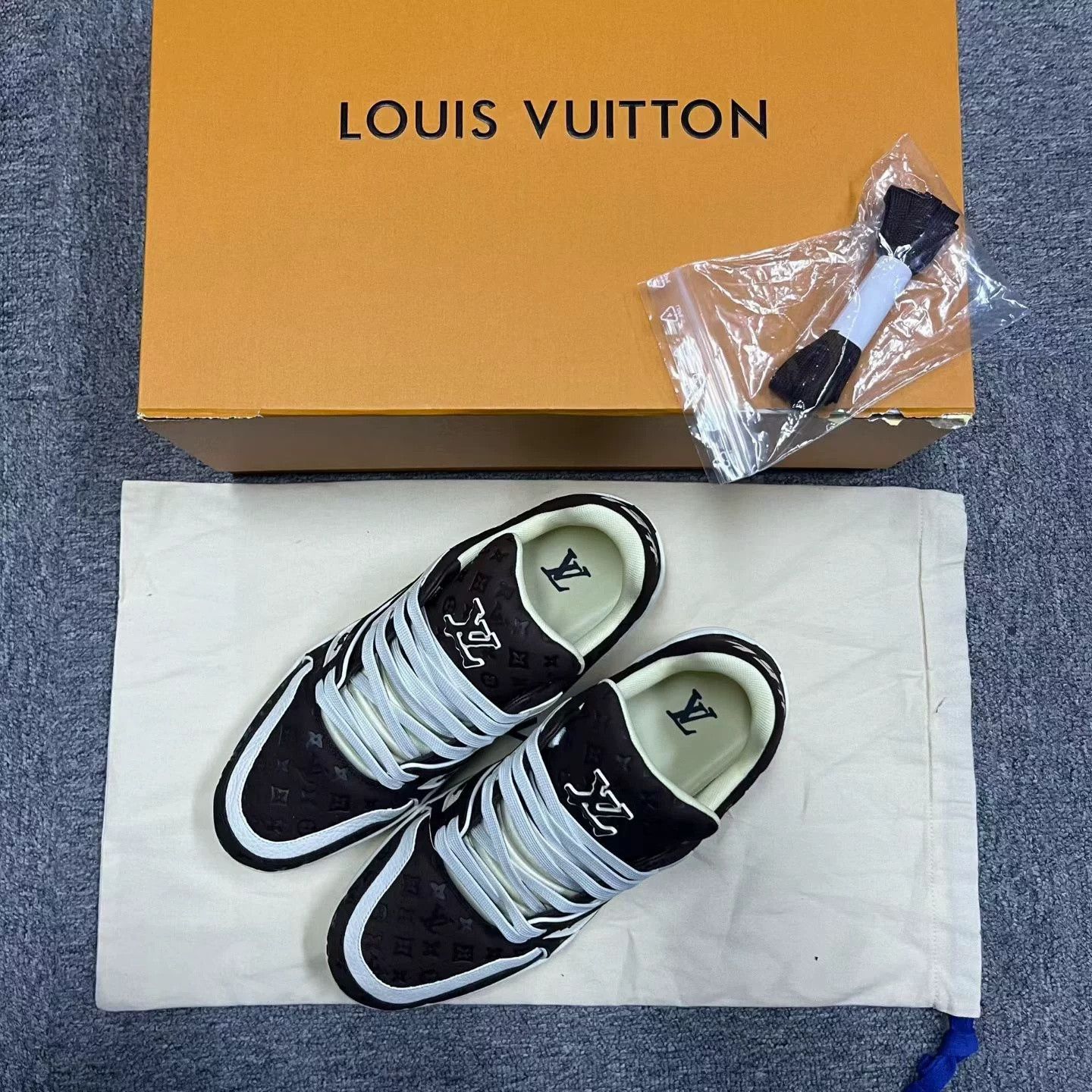 Louis Vuitton Louis Vuitton Red-Brown Low-Top Sneakers Size US 8 / EU 41 - 1 Thumbnail