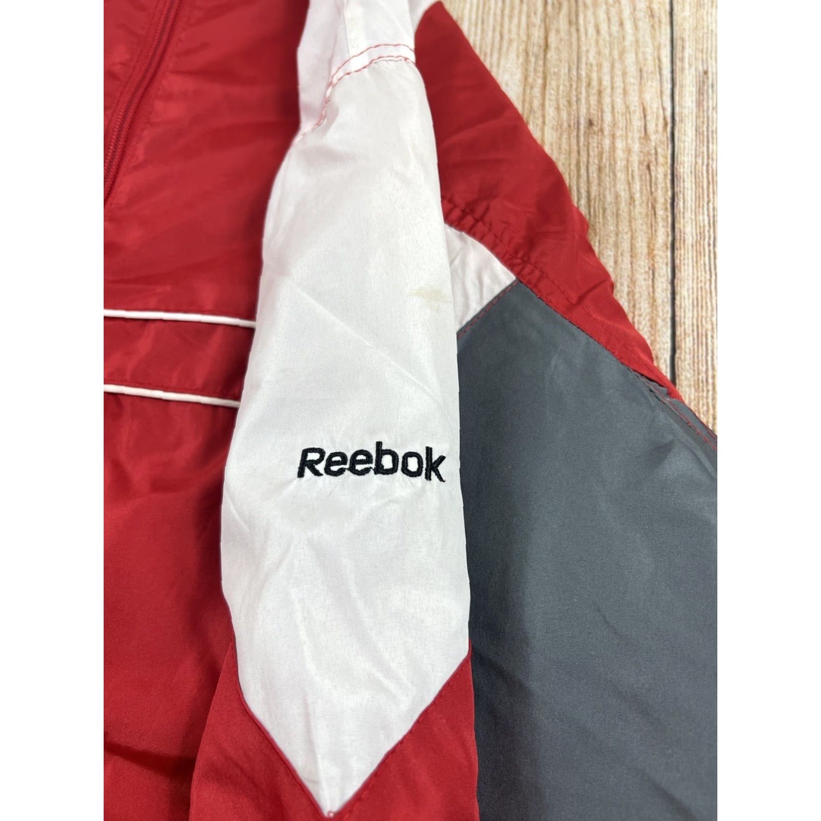 Reebok VINTAGE Reebok Windbreaker Jacket White XL Men Jacket Windbreaker, Red White Size XL Size US XL / EU 56 / 4 - 6 Thumbnail