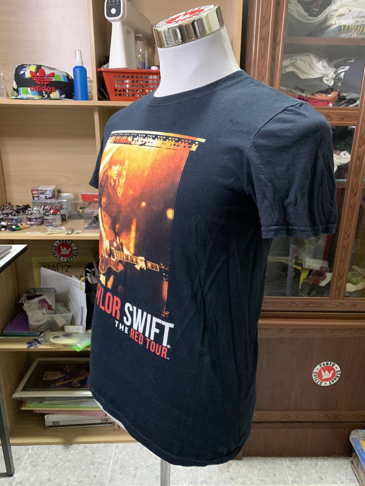Band Tees × Vintage Taylor Swift The Red Tour Merch country pop music Size US S / EU 44-46 / 1 - 4 Thumbnail