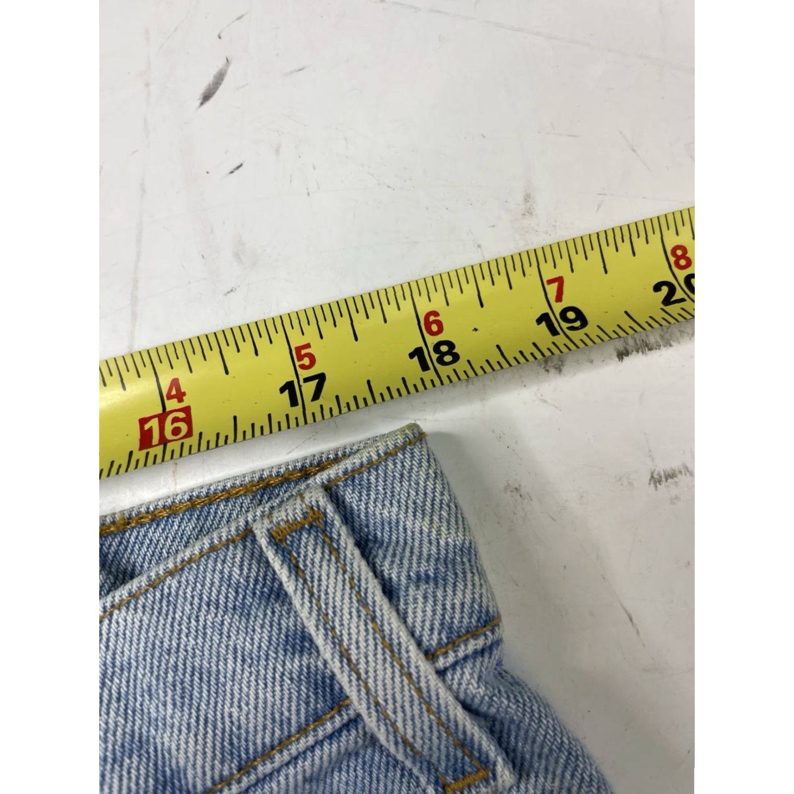 Levi's VINTAGE Levi's Jorts Levis jean shorts Light Wash Mens 38 USA Y2K orange tab blue 38 Small marks back No rips or tears Size US 38 / EU 54 - 4 Thumbnail