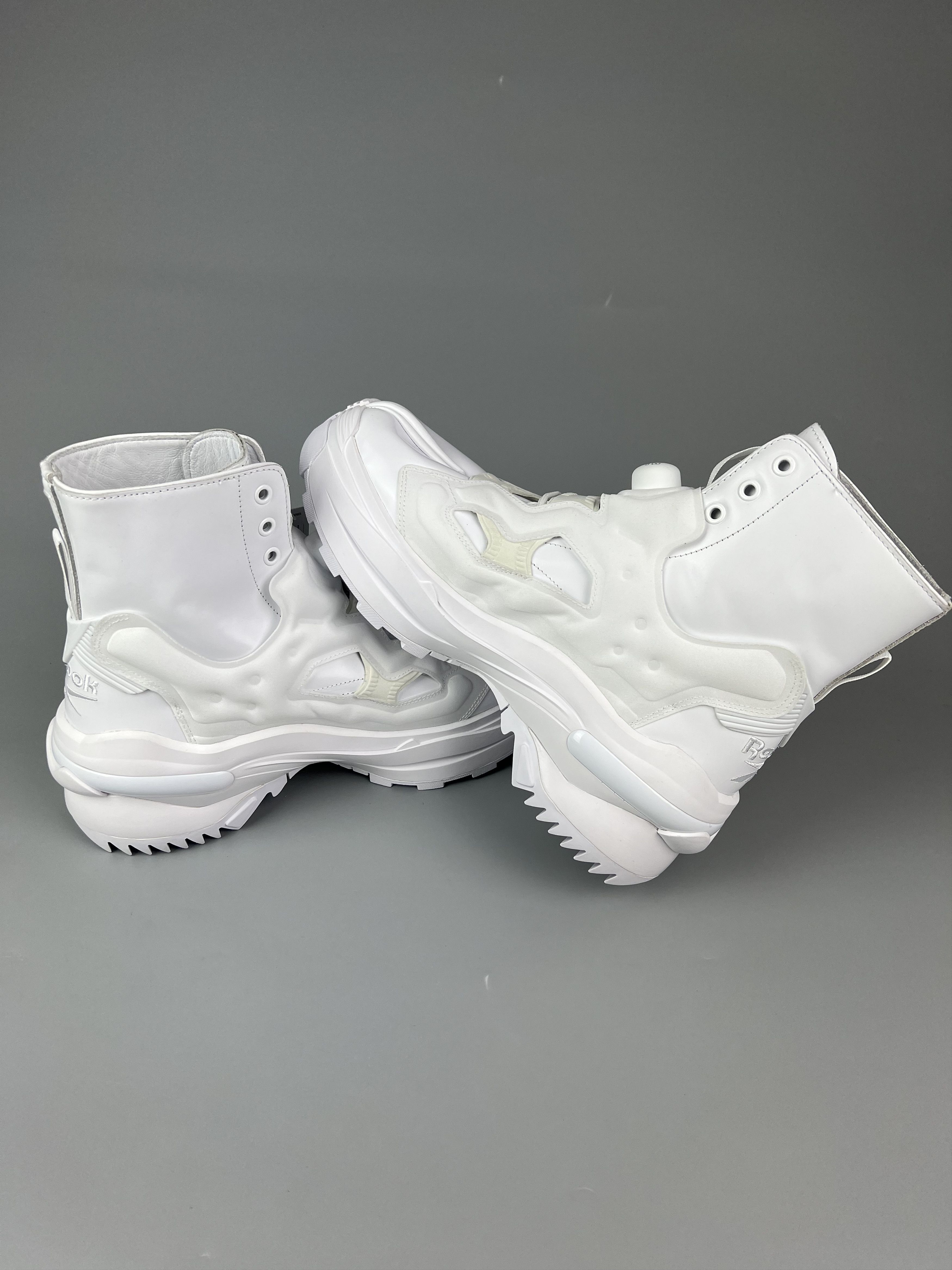 Maison Margiela × Reebok US10.5 Maison Margiela x Reebok Tabi Instapump Fury Sneakers Size US 10.5 / EU 43-44 - 5 Thumbnail