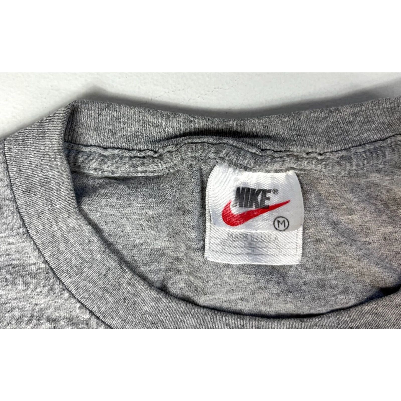 Nike VINTAGE Nike Air Men's T-Shirt 90s Long Sleeve Crew Neck Size M Gray Cotton Blend USA Made Size US M / EU 48-50 / 2 - 6 Thumbnail