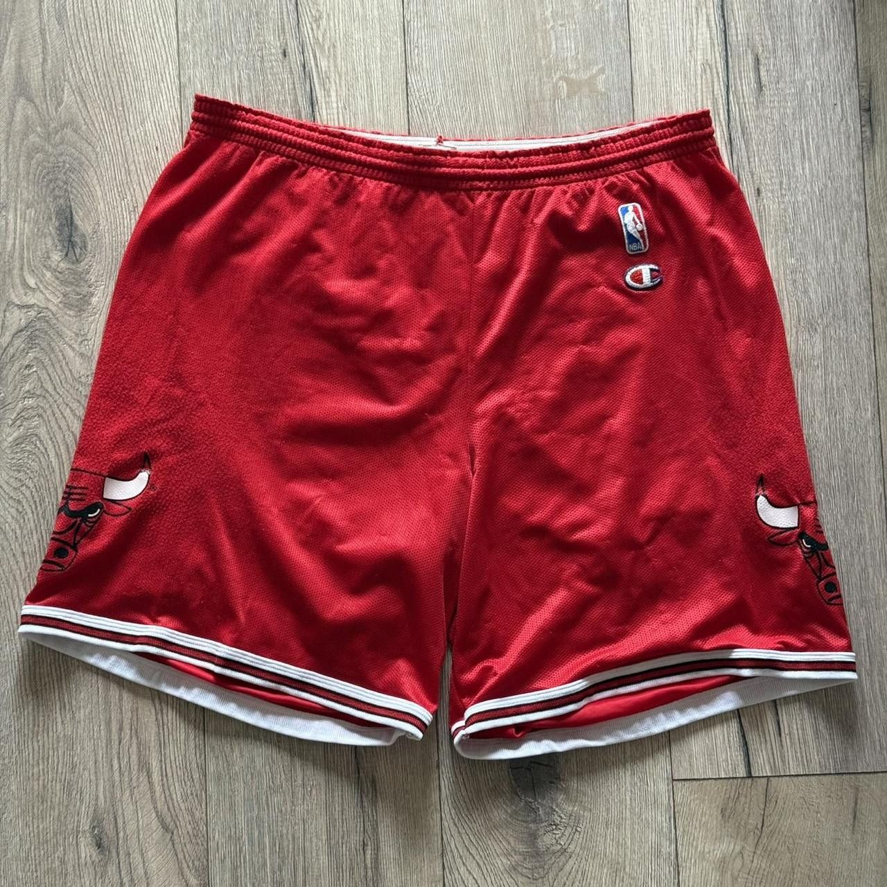 Champion Chicago Bulls NBA Vintage Bottoms Red Size US 32 / EU 48 - 1 Thumbnail