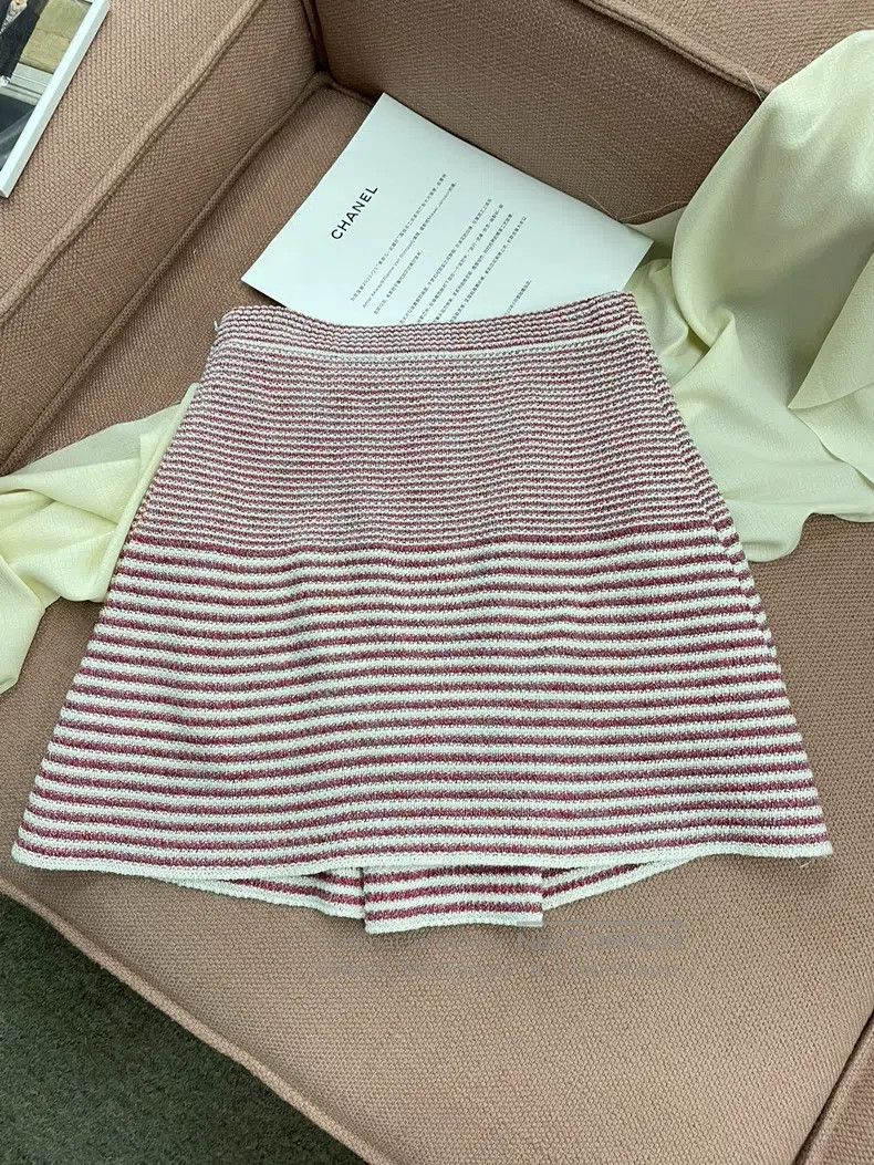 Chanel Chanel Red striped knitted skirt and short skirt Size 26" / US 2 / IT 38 - 3 Thumbnail