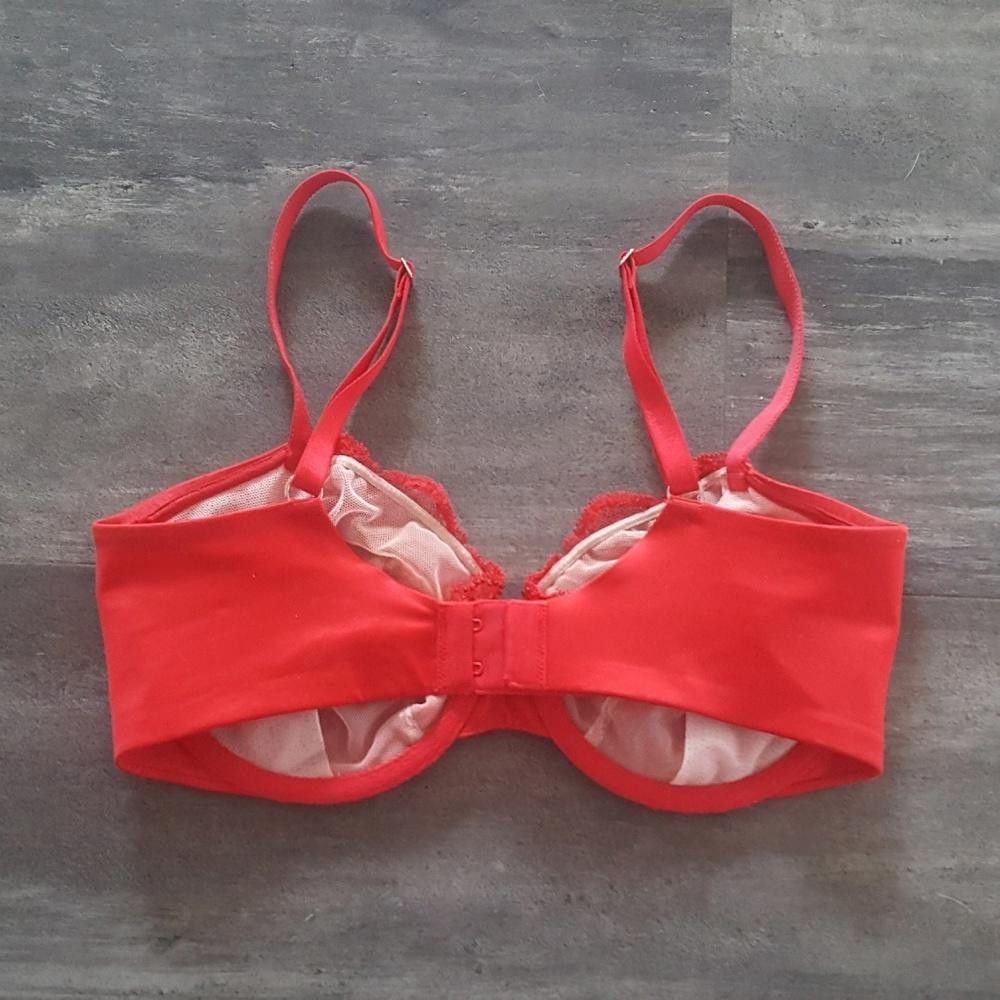 Designer Red Valentine Lace Detailed VS Bra Size ONE SIZE - 2 Thumbnail