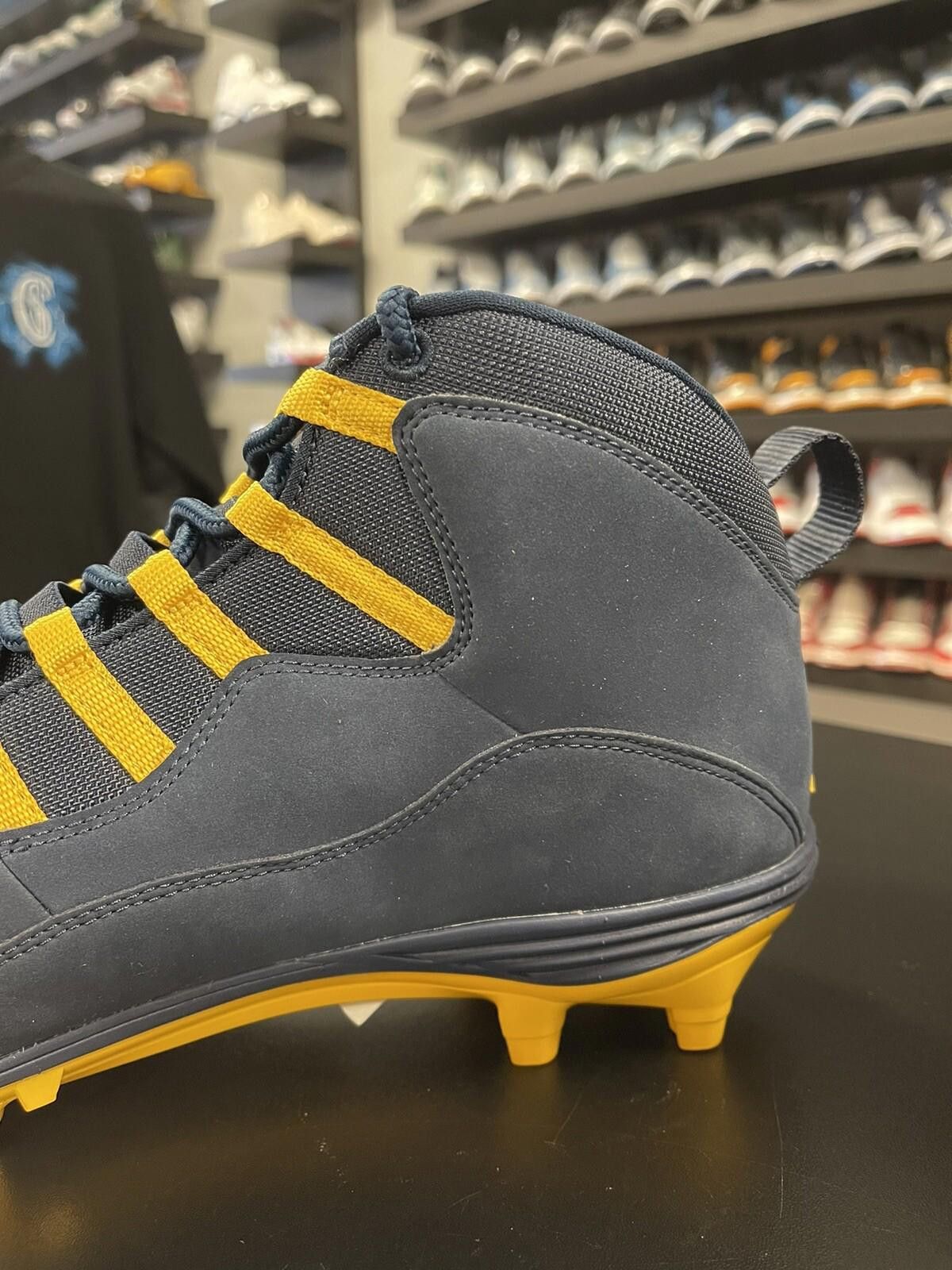 Jordan Brand Size 13 - Air Jordan 10 Michigan Wolverines PE DC1142-407 Size US 13 / EU 46 - 6 Thumbnail
