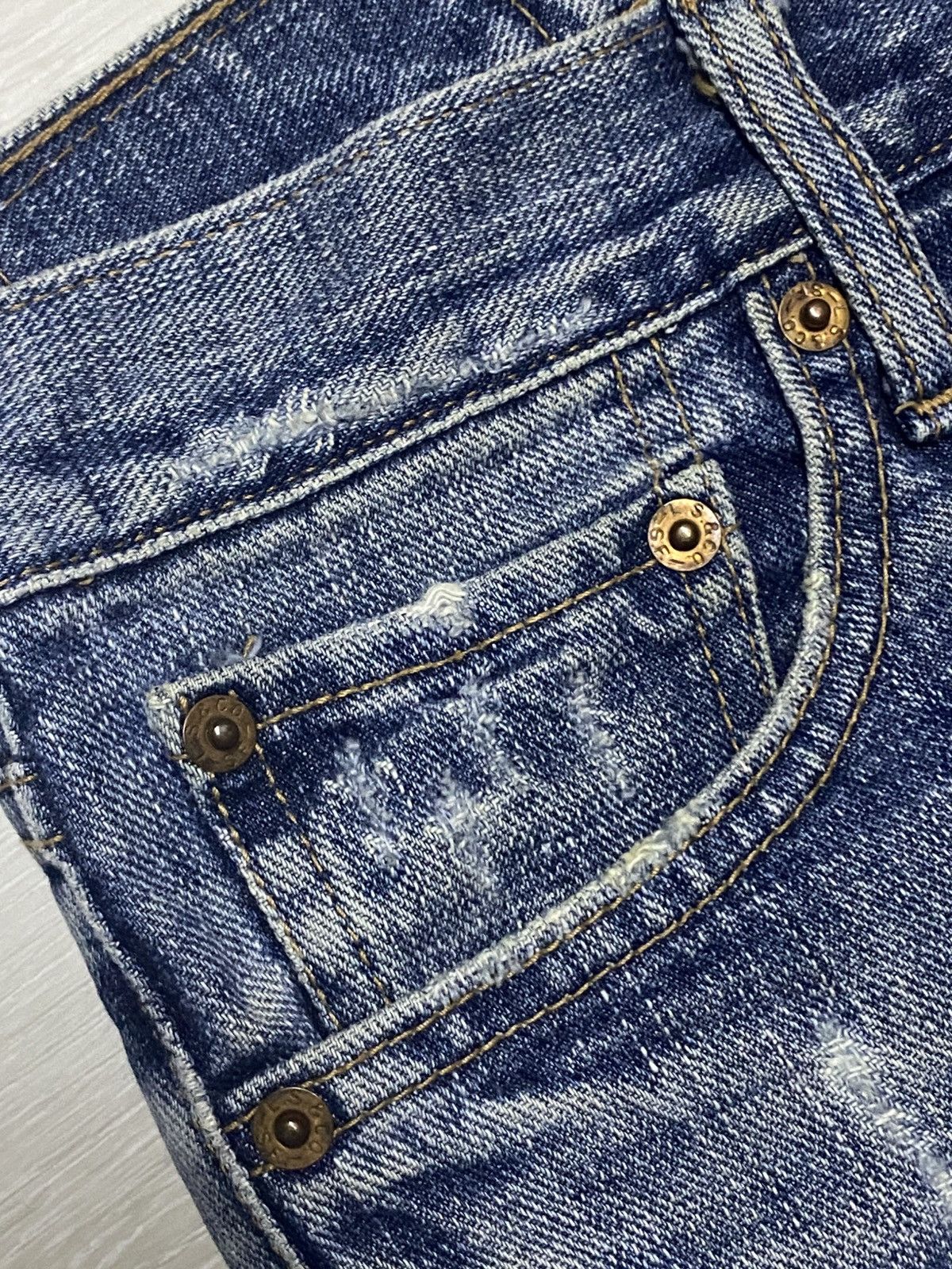 Levi's Vintage Levis Light Wash Distressed Flare Jeans Size US 32 / EU 48 - 9 Thumbnail