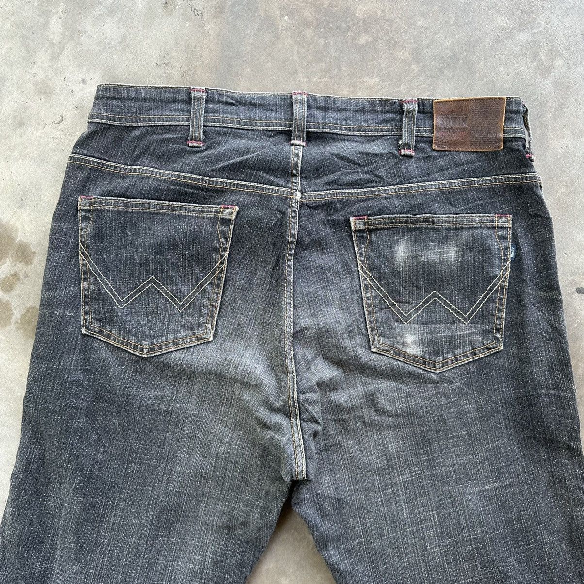 Japanese Brand Vintage Edwin Faded Black Distressed Denim Jean Pant W37 Size US 37 - 11 Thumbnail