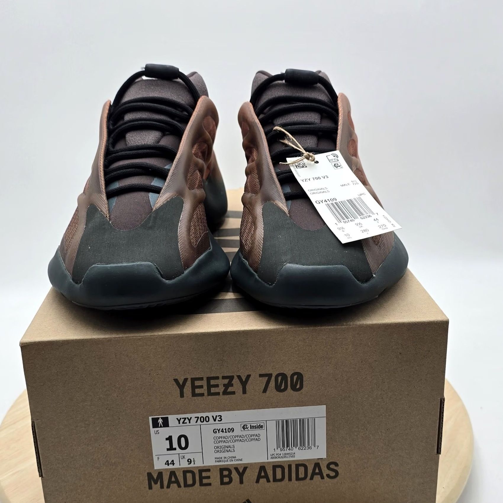Adidas Adidas Yeezy 700 V3 Shoes Mens Size 10 Copper Fade Low Top Sneaker GY4109 Size US M / EU 48-50 / 2 - 3 Thumbnail