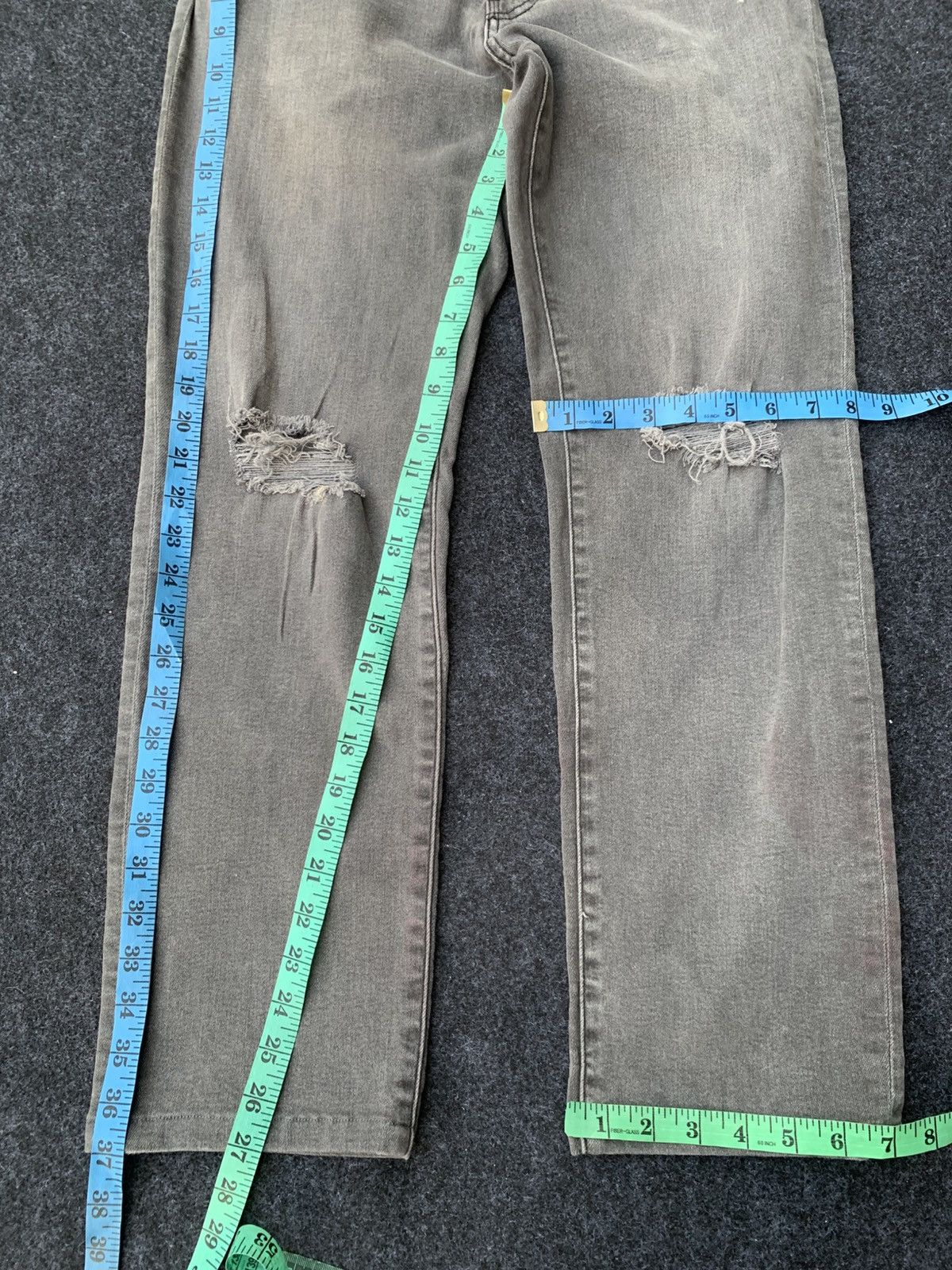 GU × Undercover DISTRESSED GU x UNDERCOVER FADE GREY. Size US 30 / EU 46 - 8 Thumbnail
