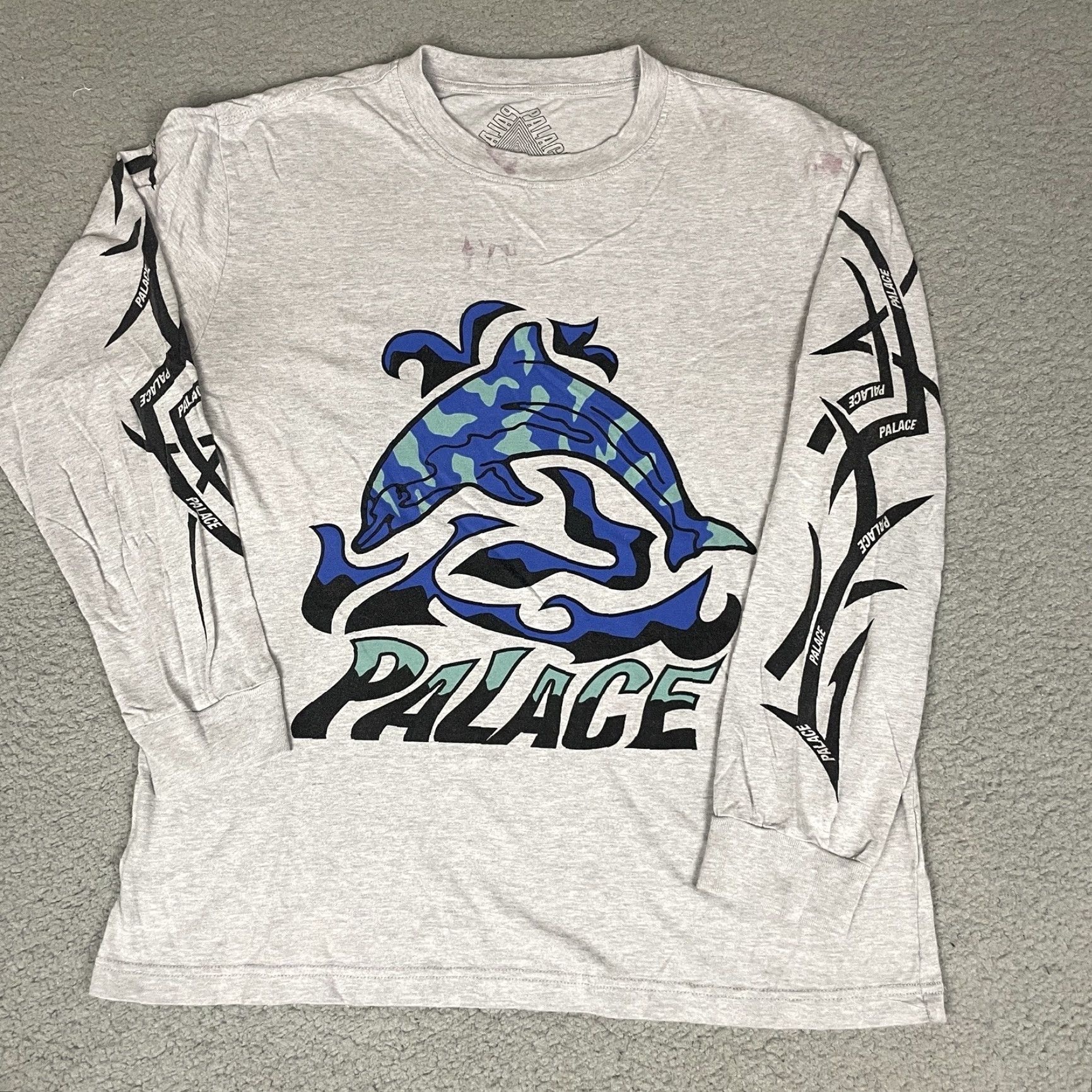 Palace Palace T Shirt Mens M Gray Logo Dolphin Sleeve Hits Rare Tee M Shirt Mens Gray Logo Dolphin Sleeve Hits Rare Tee Size US M / EU 48-50 / 2 - 2 Thumbnail