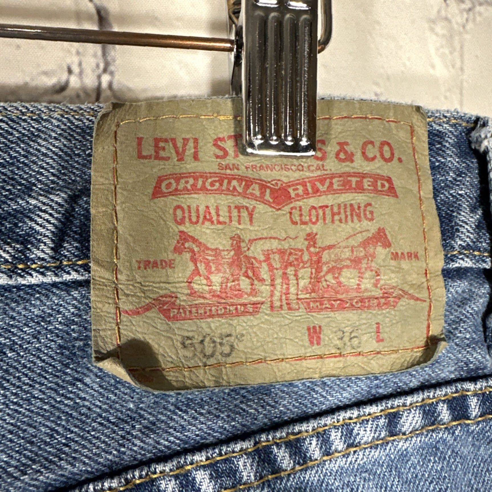 Levi's VINTAGE Levi’s 505 Jean Shorts Bermuda Men’s 36 Denim Regular Blue 5-Pocket Button Zipper Logo Distressed Mid Rise Y2K Shorts Mens Size US 36 / EU 52 - 2 Thumbnail