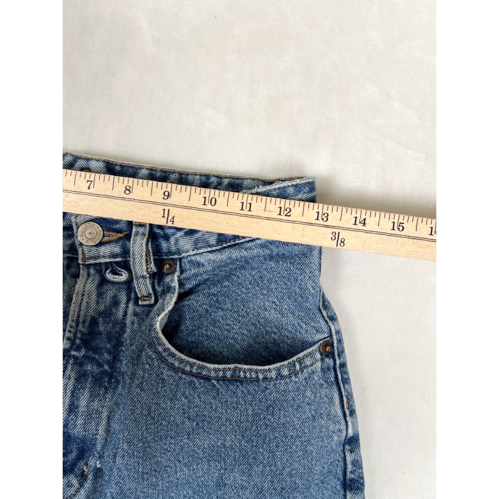 Banana Republic VINTAGE Banana Republic Jeans Womens 6 Blue Med Wash High Waist Mom USA Jeans Womens 6 Blue Med Wash High Rise Regular Fit Five-Pocket Design Denim Size 28" / US 6 / IT 42 - 6 Thumbnail